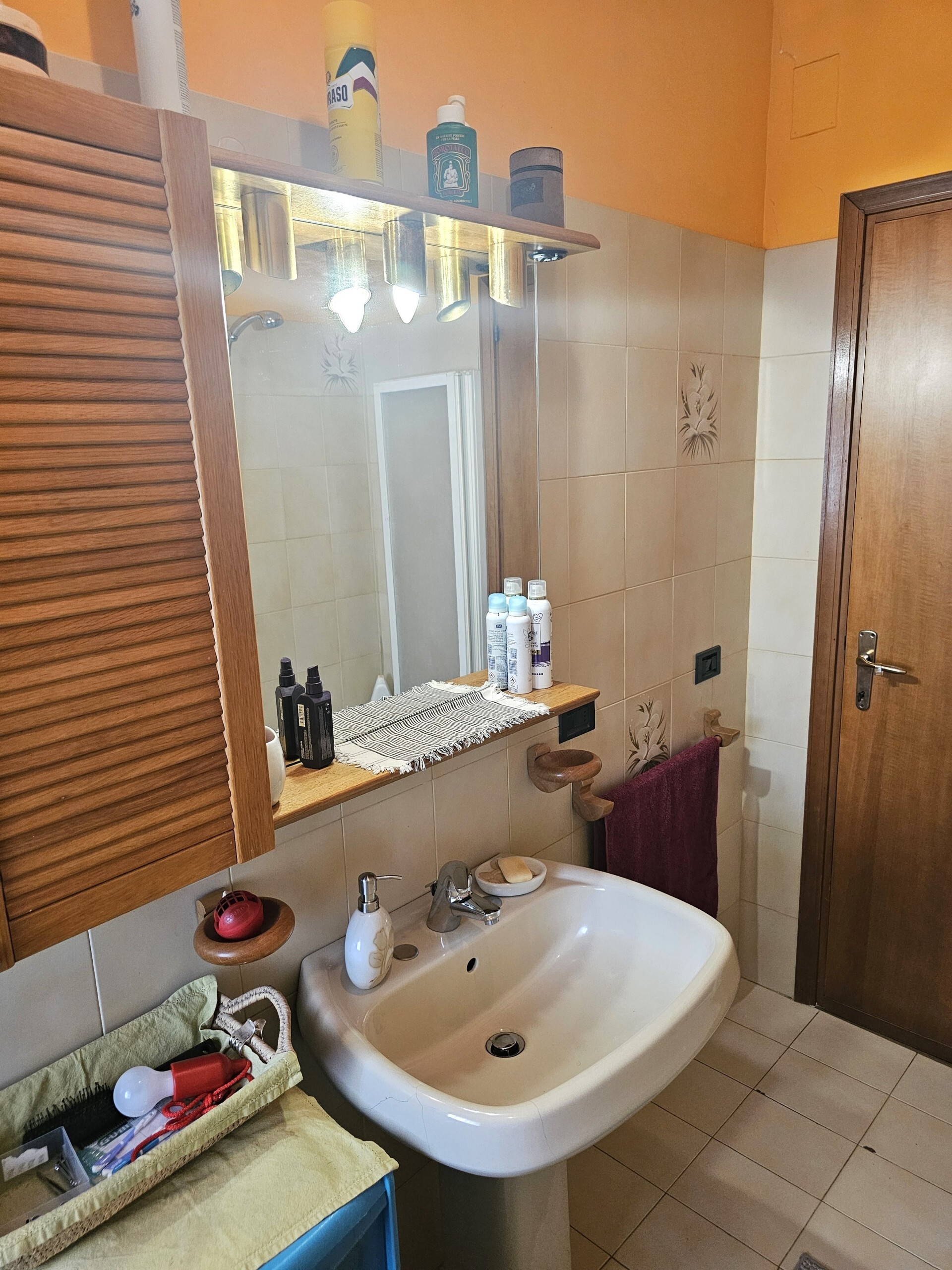 Immagine 30 di Pentalocale in vendita  in Via Ardigò a Perugia