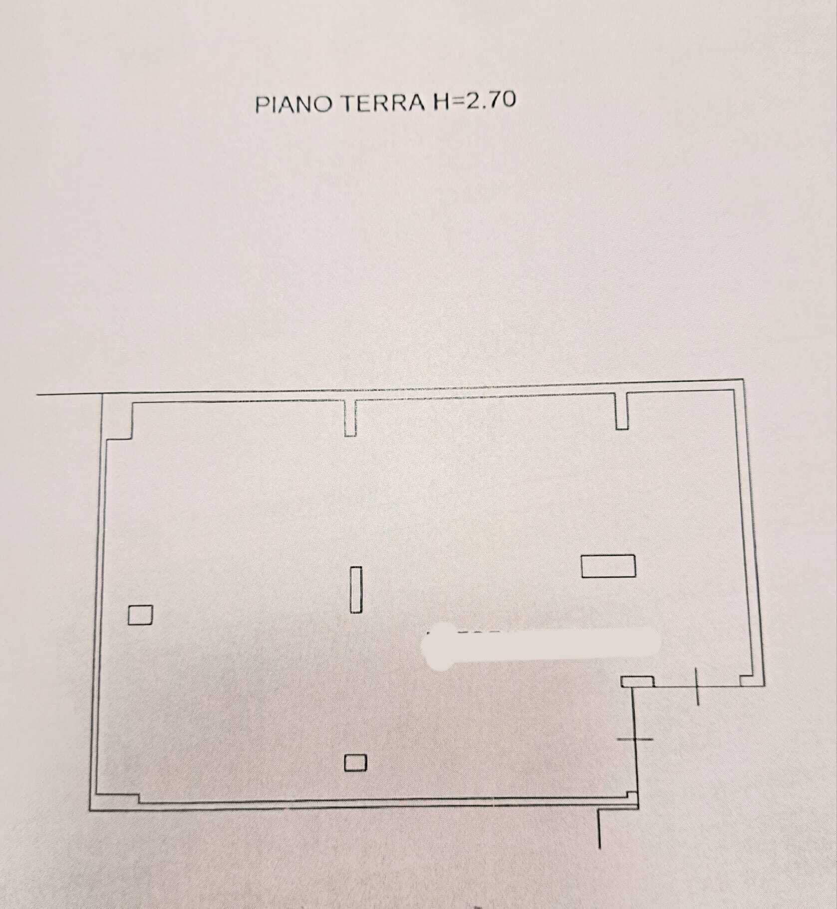 Immagine 13 di Locale commerciale in vendita  a Lanciano