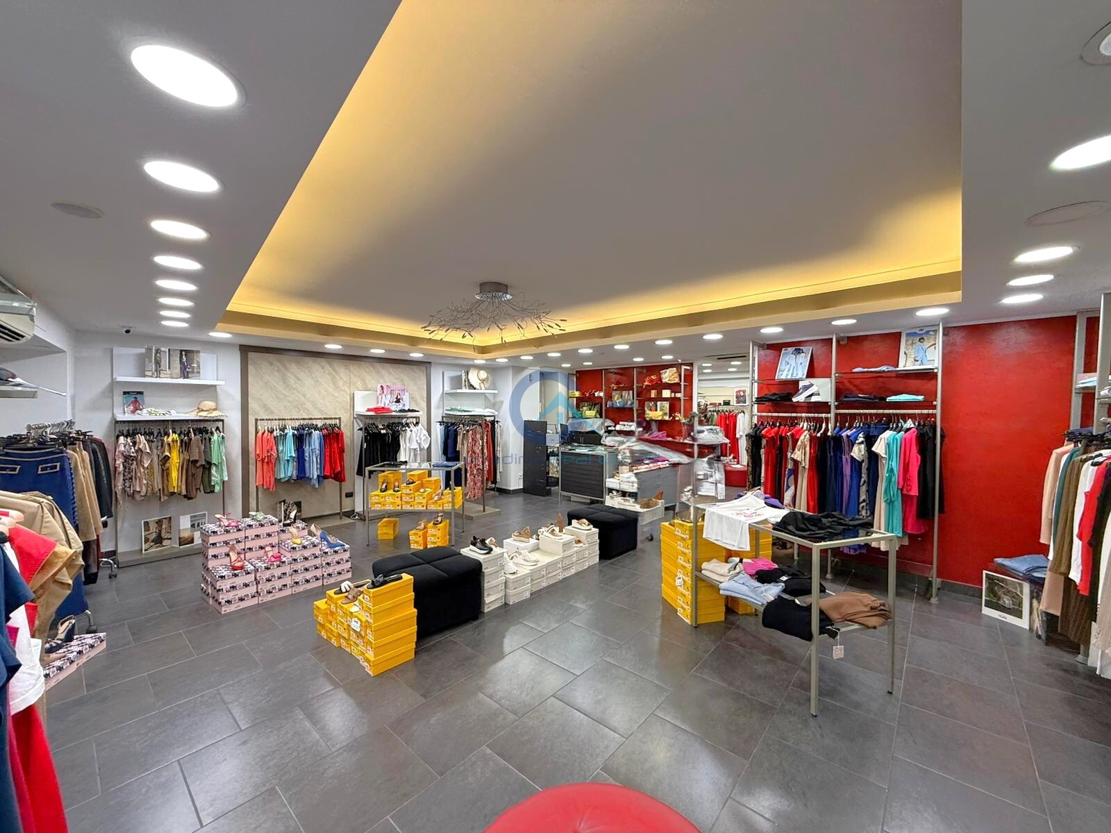 Immagine 3 di Locale commerciale in affitto  in Via Progresso 72 a Catanzaro