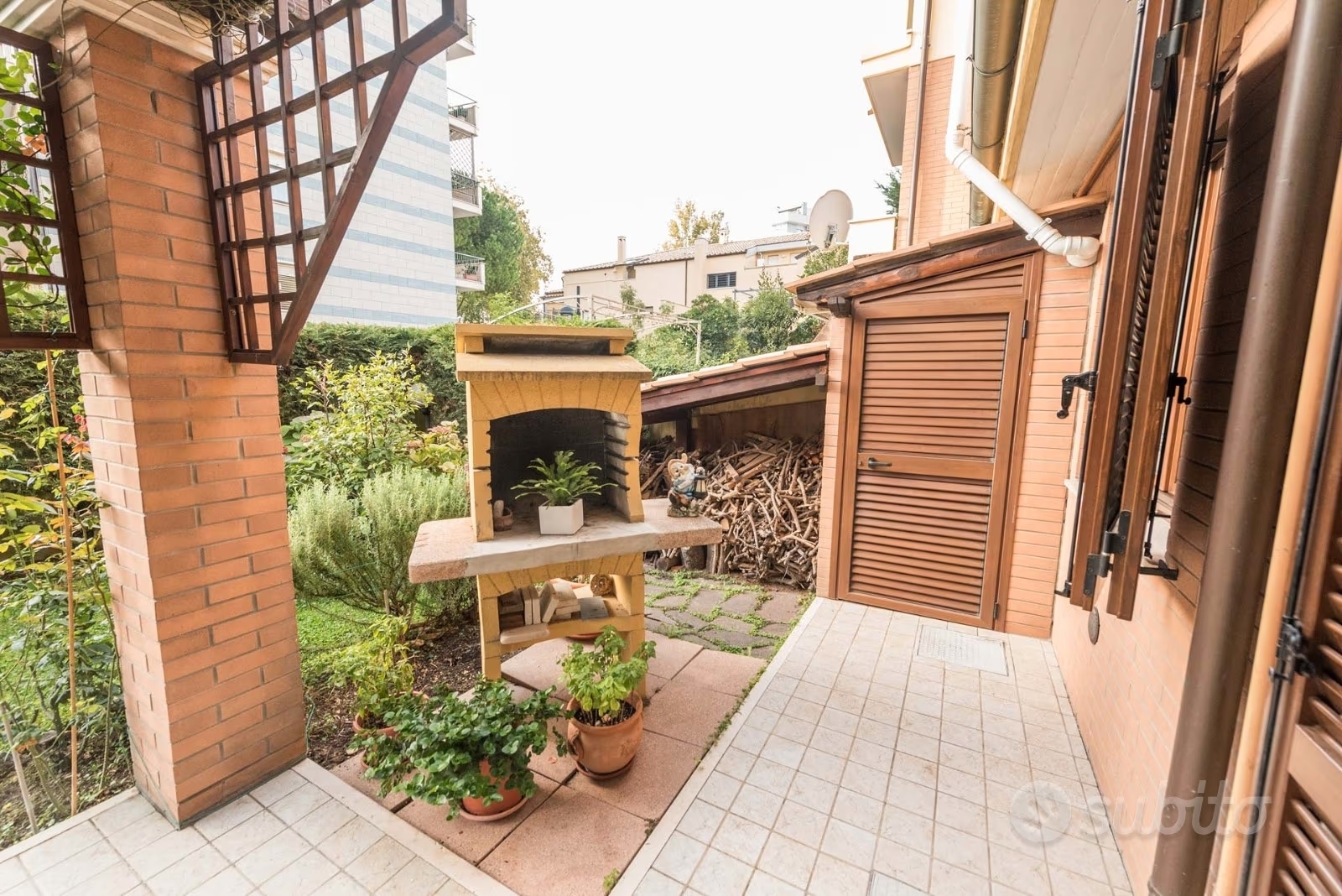 Immagine 3 di Villa in vendita  a Pescara