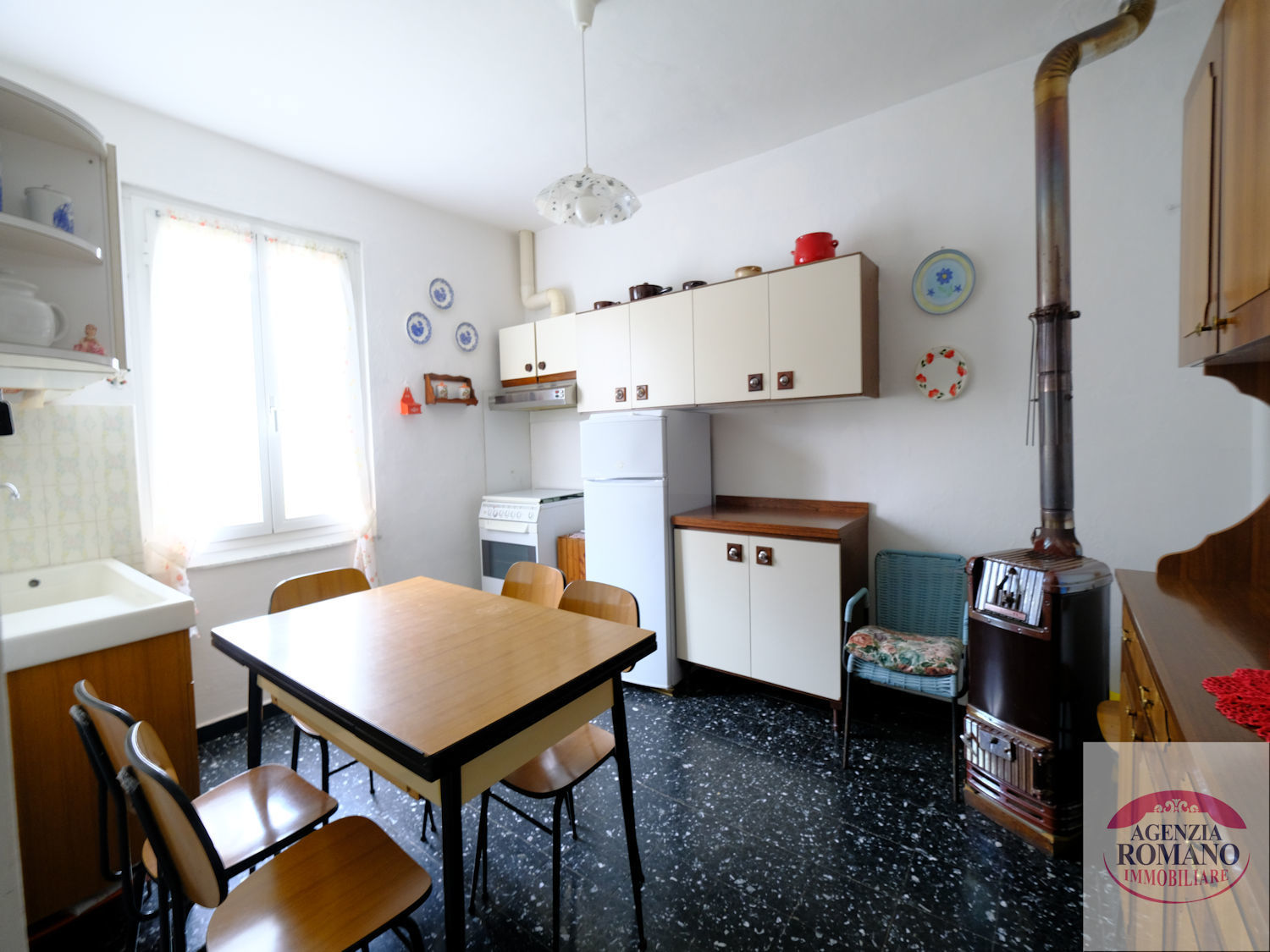 Immagine 15 di Rustico / casale in vendita  a Urbe