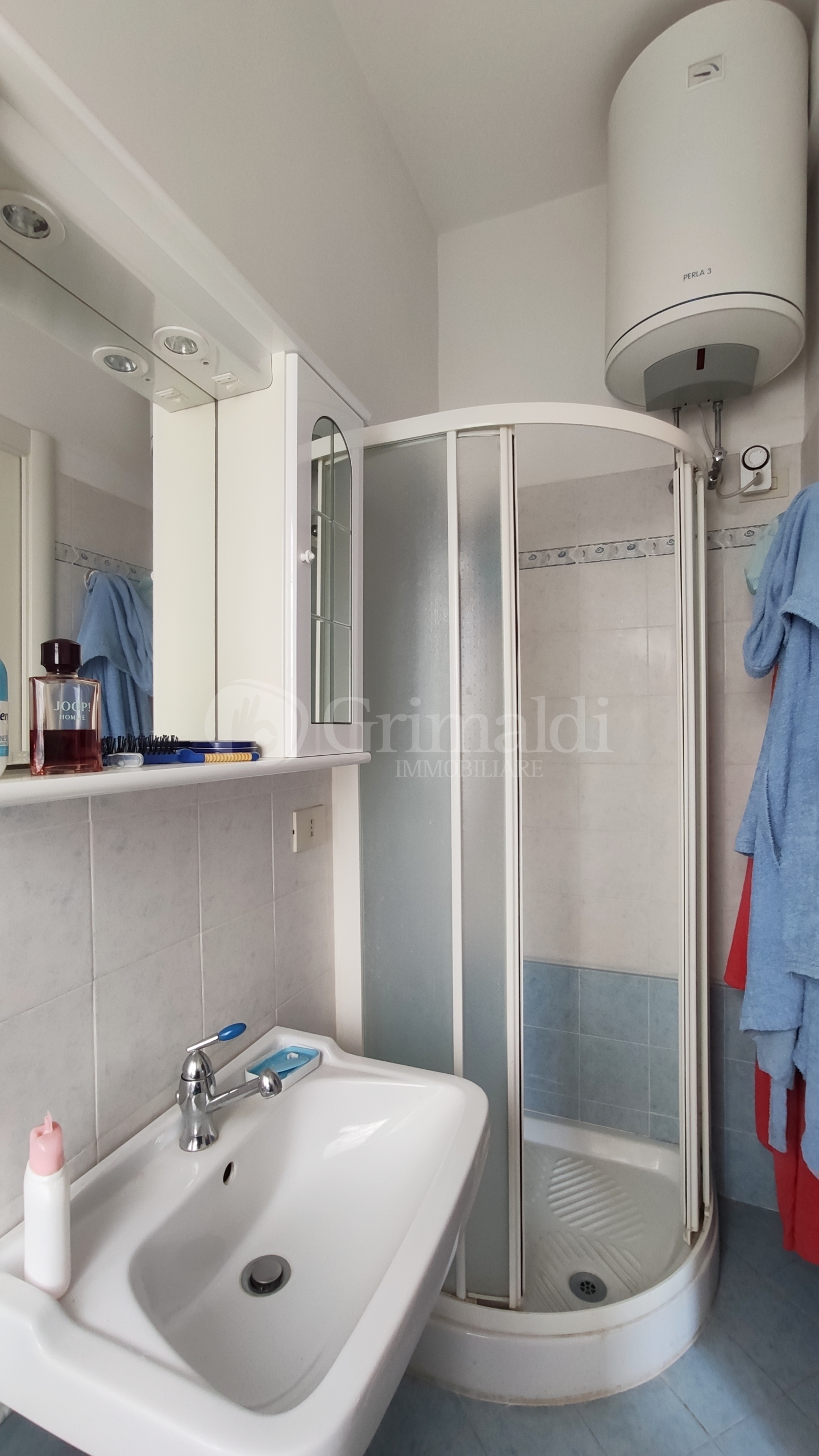 Immagine 11 di Quadrilocale in vendita  in Corso San Francesco 1 a Anzio