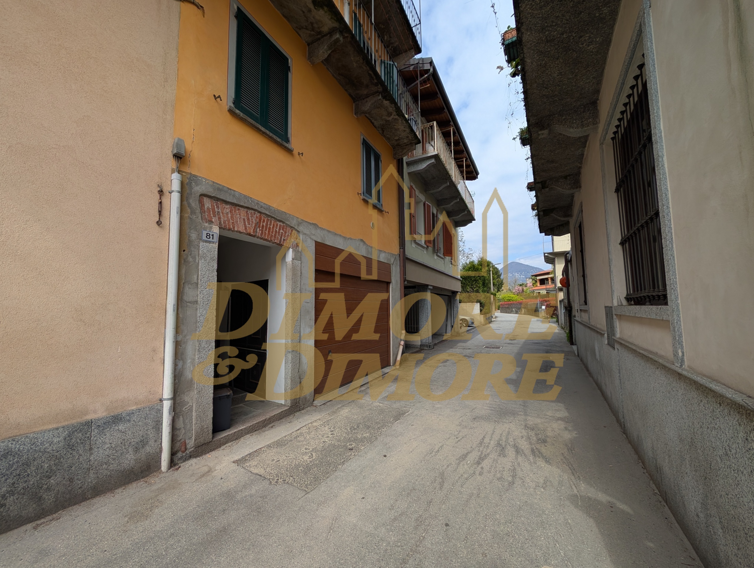 Immagine 2 di Trilocale in vendita  in Via Guglielmazzi 83 a Verbania