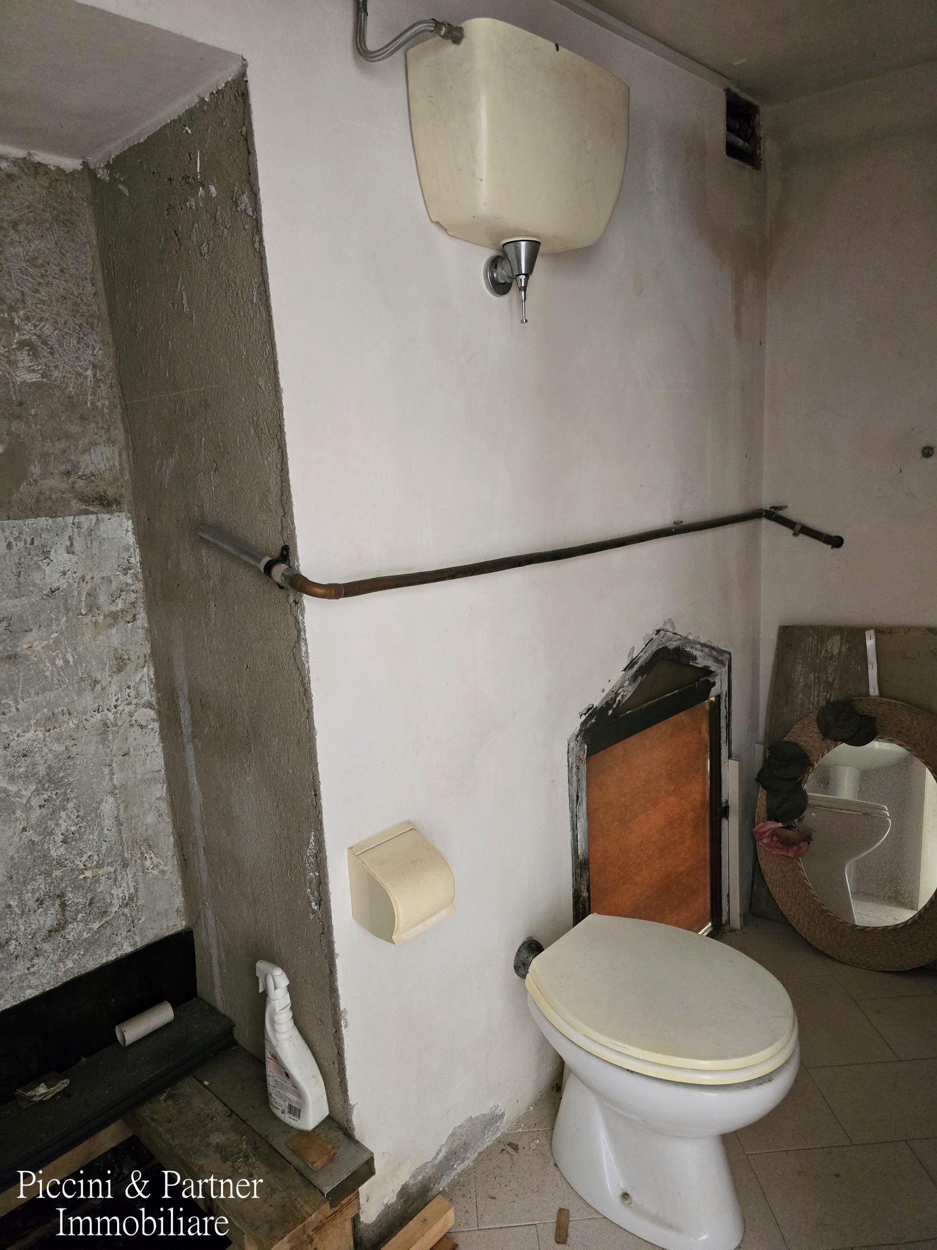 Immagine 19 di Pentalocale in vendita  in Via San Giovanni del Fosso 14 a Perugia