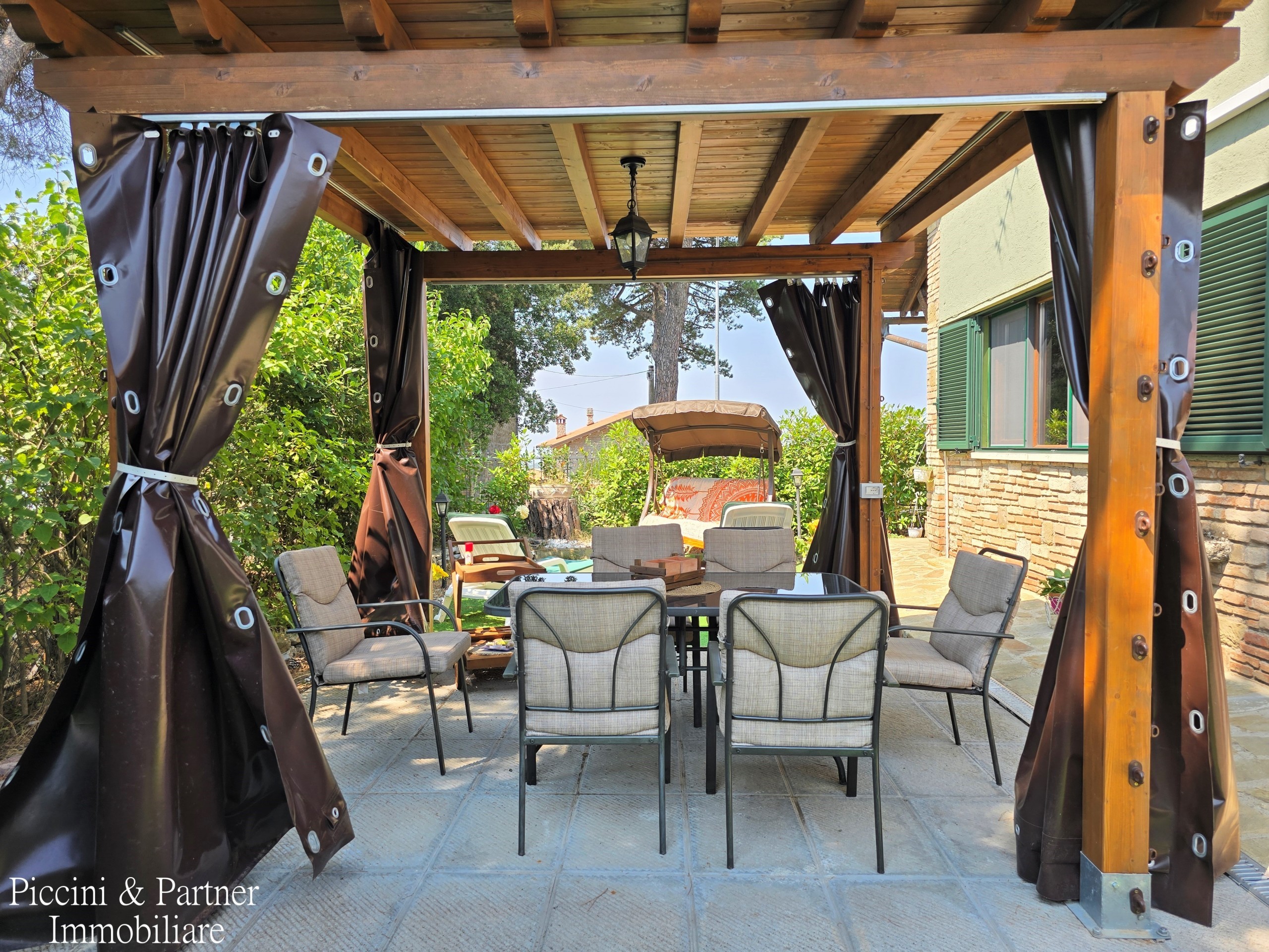 Immagine 71 di Villa in vendita  in Via IV Novembre 15 a Passignano Sul Trasimeno