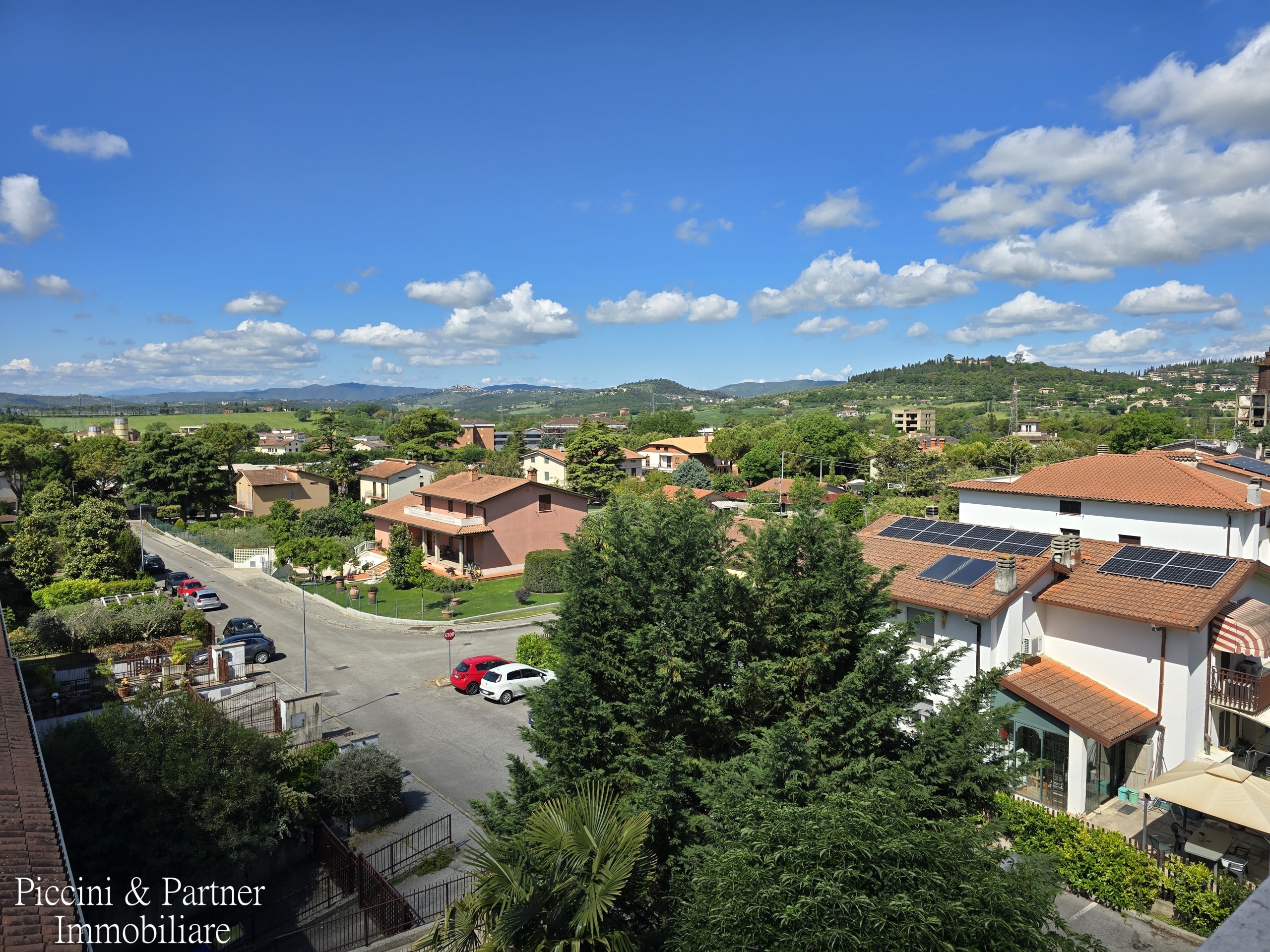 Immagine 37 di Quadrilocale in vendita  in Strada del Giglio a Perugia