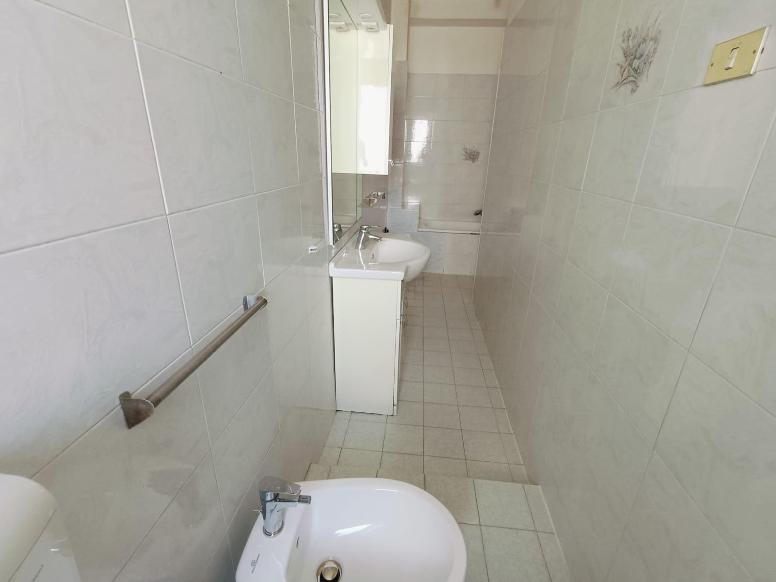 Immagine 19 di Quadrilocale in vendita  in Via Remmert F,lli 21 a Ciriè