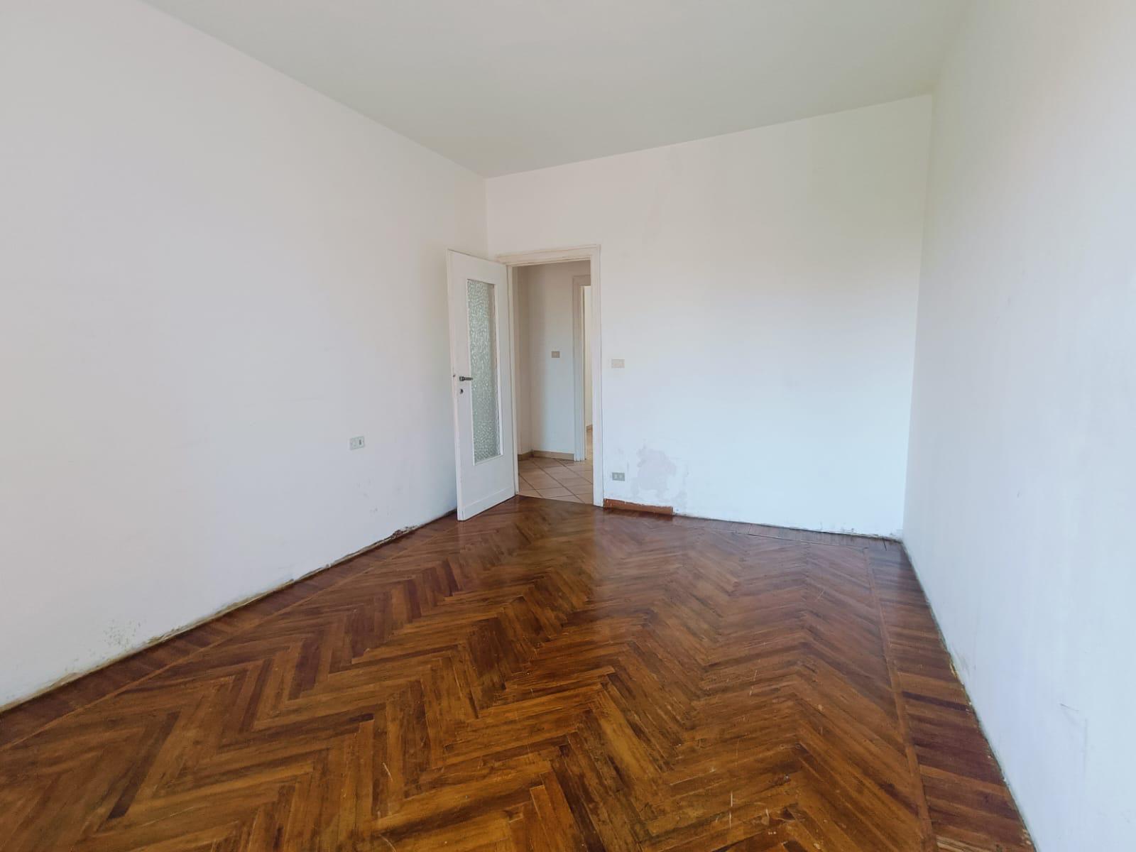 Immagine 9 di Quadrilocale in vendita  in Via Remmert F,lli 21 a Ciriè