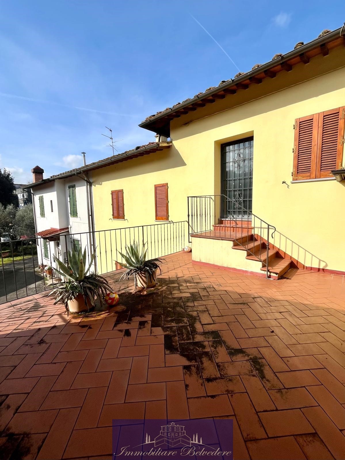 Immagine 16 di Appartamento in vendita  in Via Simone Martini a Firenze