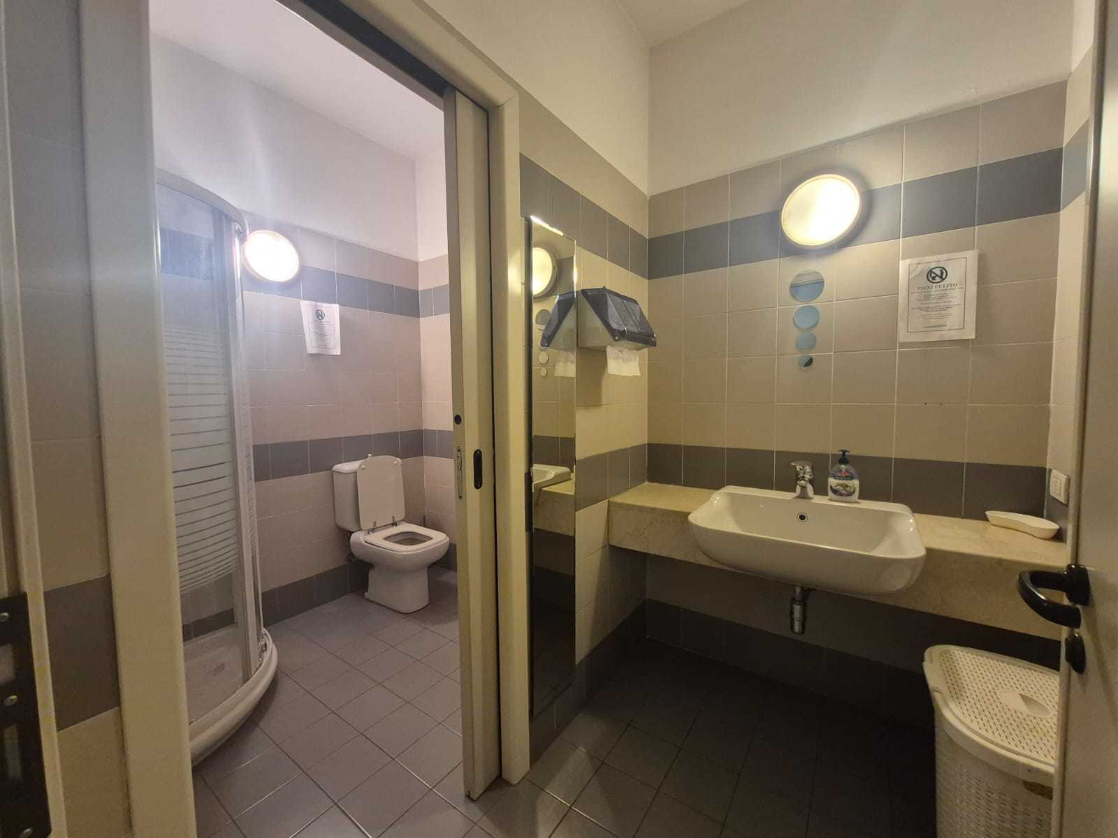 Immagine 13 di Locale commerciale in vendita  in Via Orzinuovi 20 a Brescia