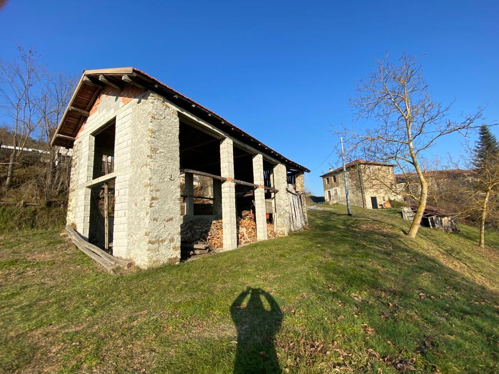 Immagine 6 di Rustico / casale in vendita  in Via G. B. Martinu 25 a Mioglia