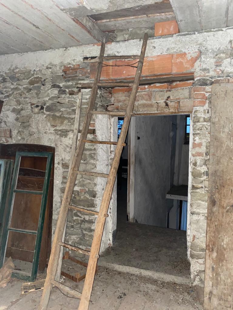 Immagine 16 di Rustico / casale in vendita  in Via G. B. Martinu 25 a Mioglia