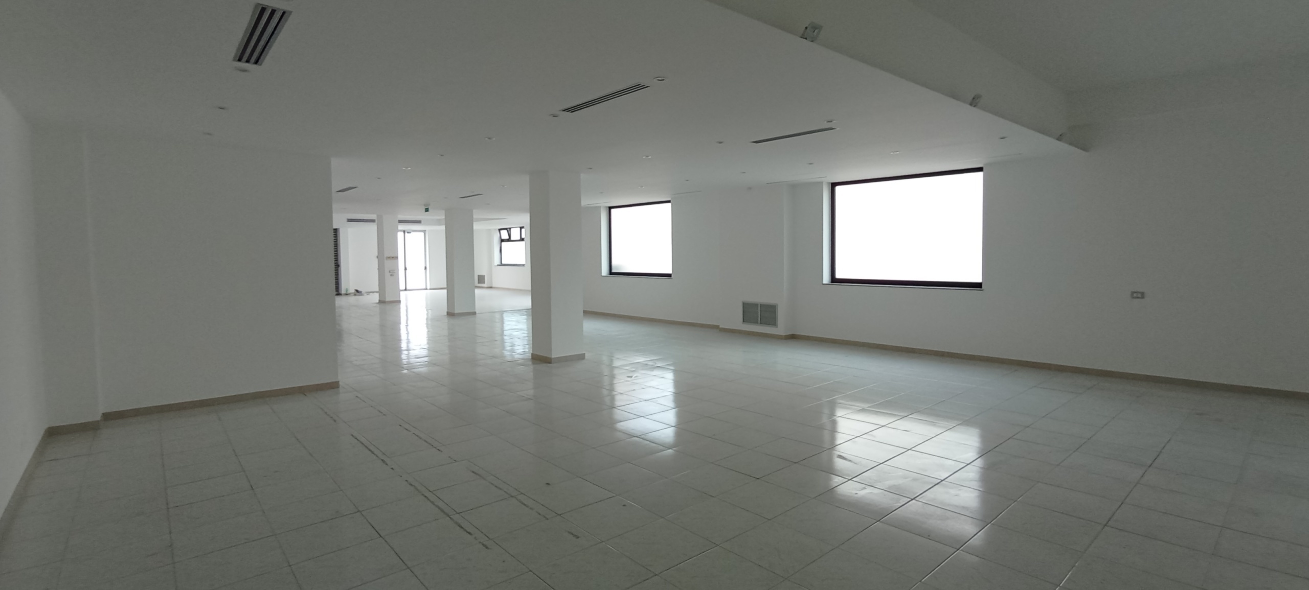 Immagine 2 di Locale commerciale in affitto  a Ragusa