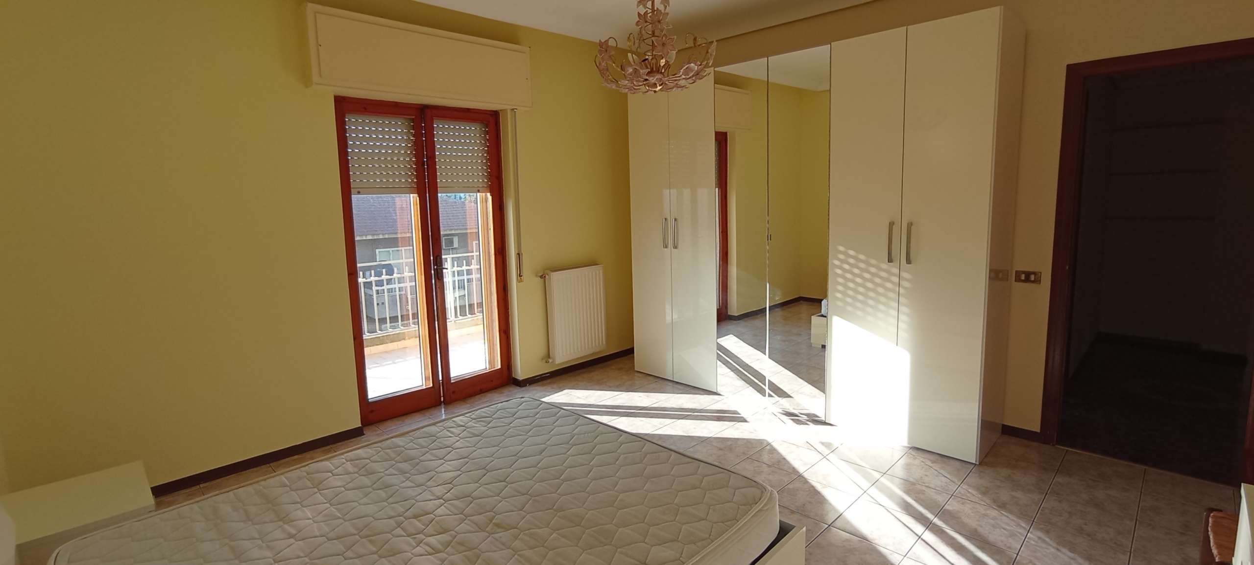 Immagine 12 di Pentalocale in affitto  a Ragusa