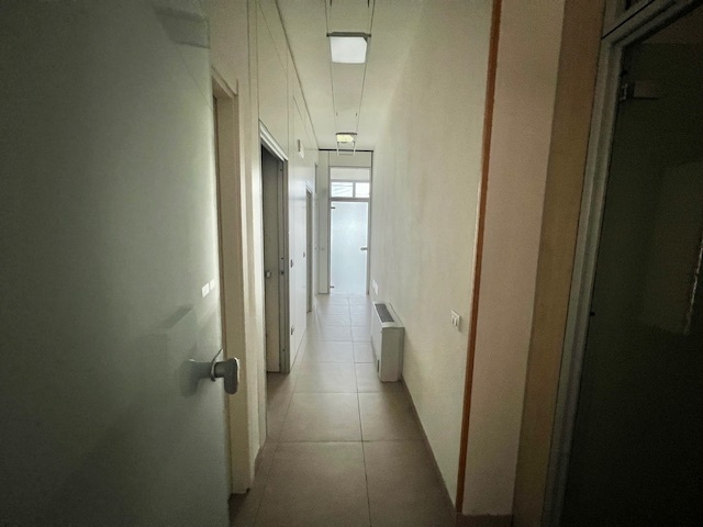 Immagine 12 di Ufficio in vendita  a Cesena