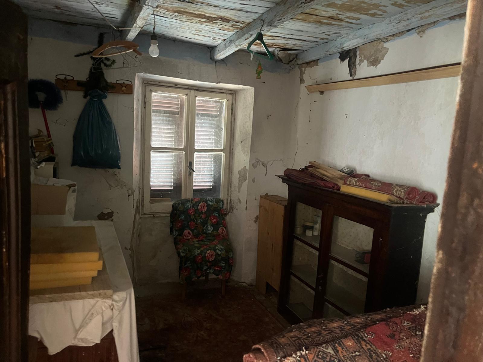 Immagine 8 di Porzione di casa in vendita  in Via IV Novembre 20 a Maissana