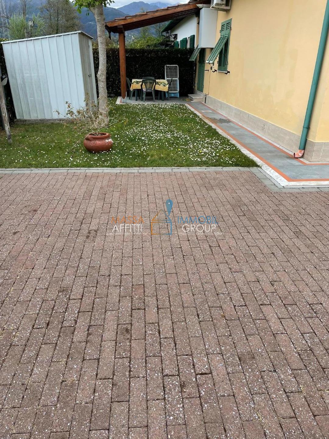 Immagine 4 di Porzione di casa in vendita  in Via Flli Cervi 106 a Forte Dei Marmi