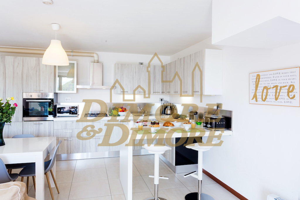 Immagine 7 di Villetta a schiera in vendita  a Luino