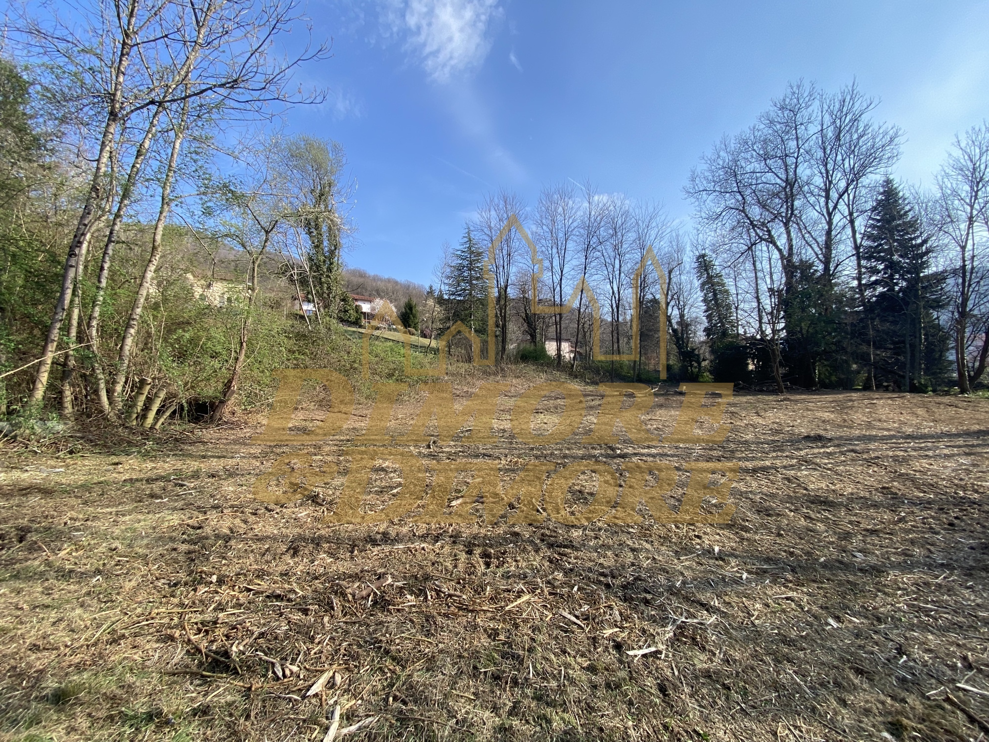 Immagine 5 di Terreno edificabile in vendita  in Via G. Andreani 2 a Valganna