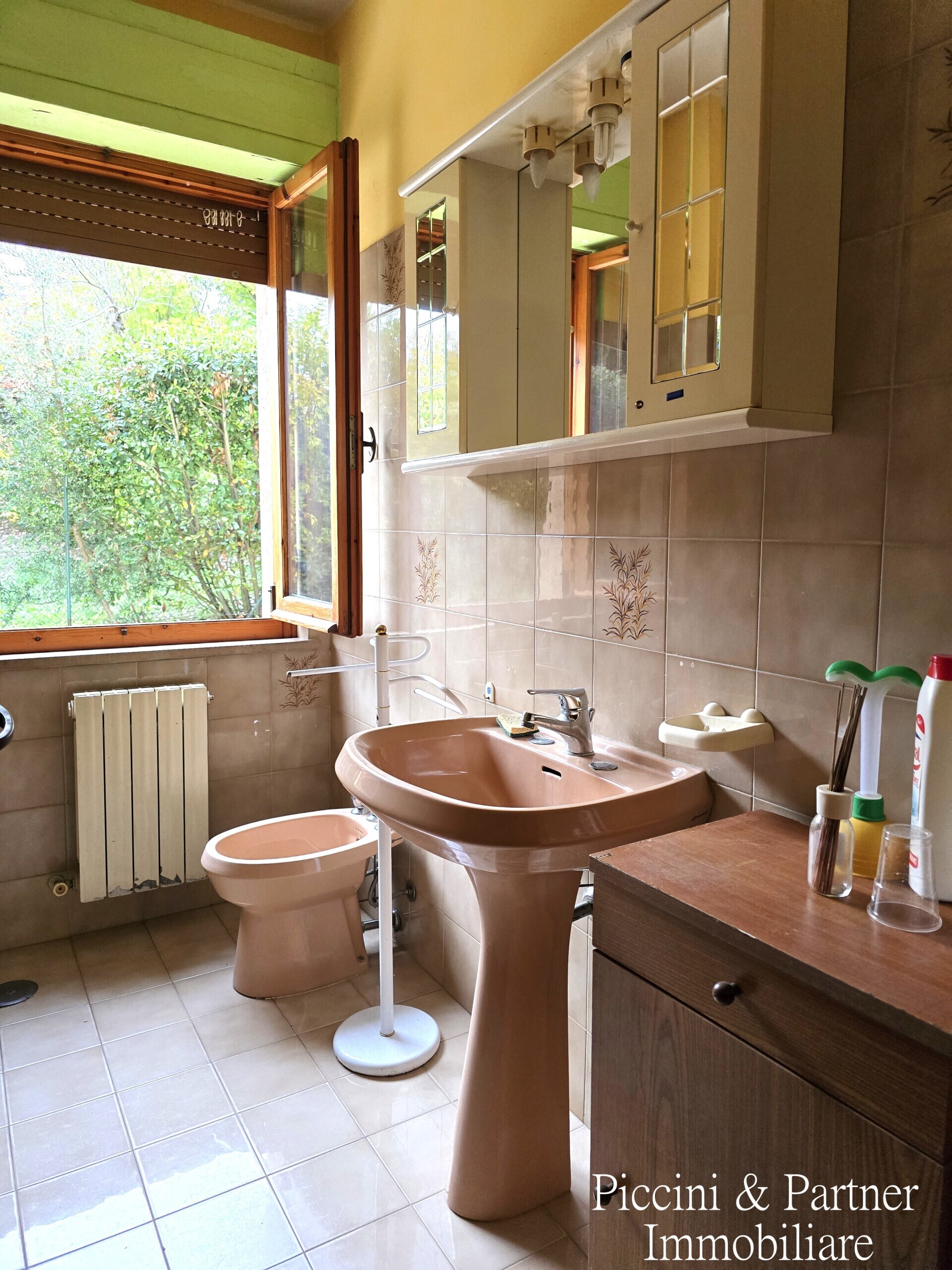 Immagine 33 di Quadrilocale in vendita  in Via Anton Maria Garbi 2 a Tuoro Sul Trasimeno