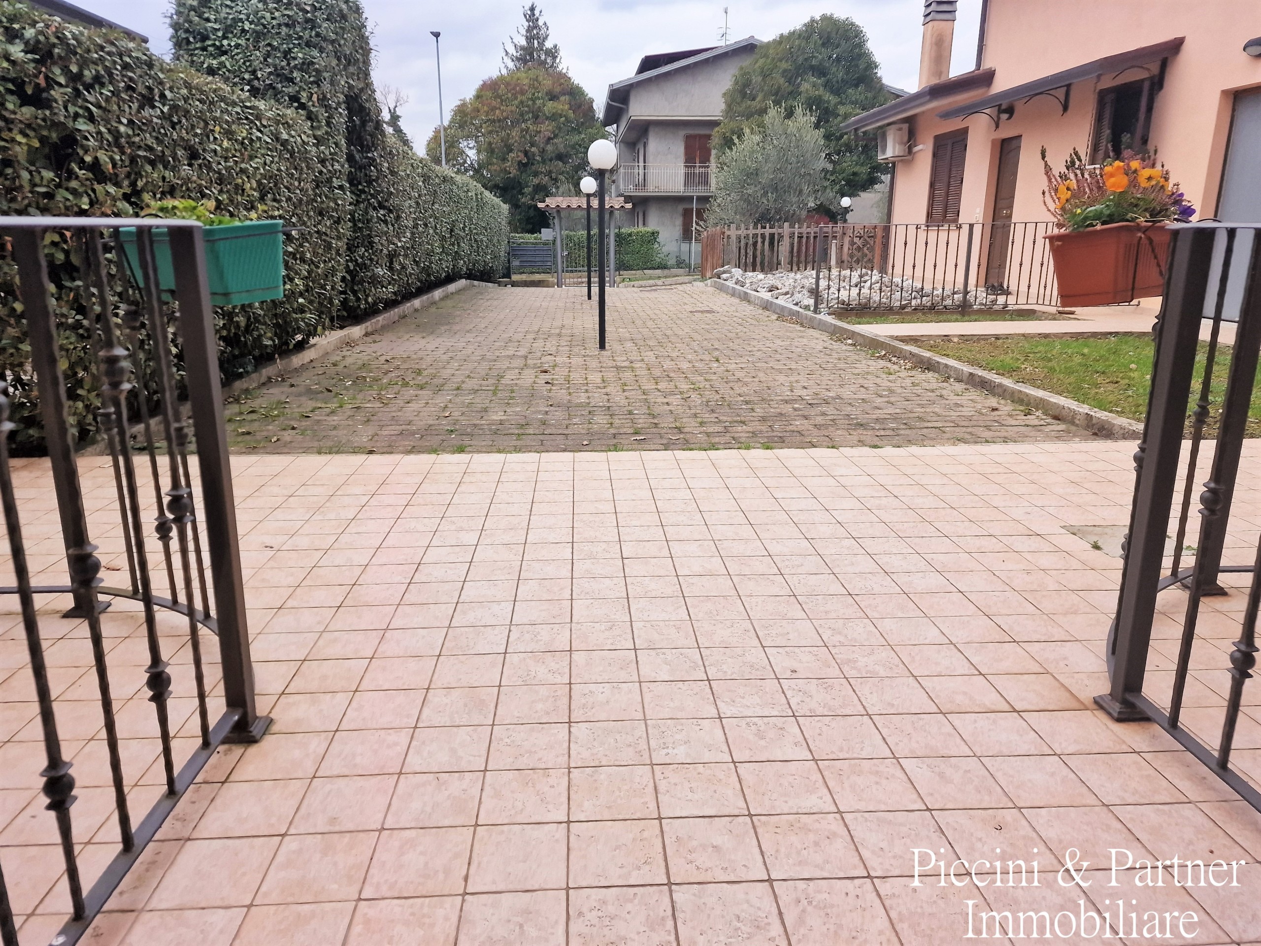 Immagine 33 di Trilocale in vendita  in Strada Tiberina Nord 421 a Perugia