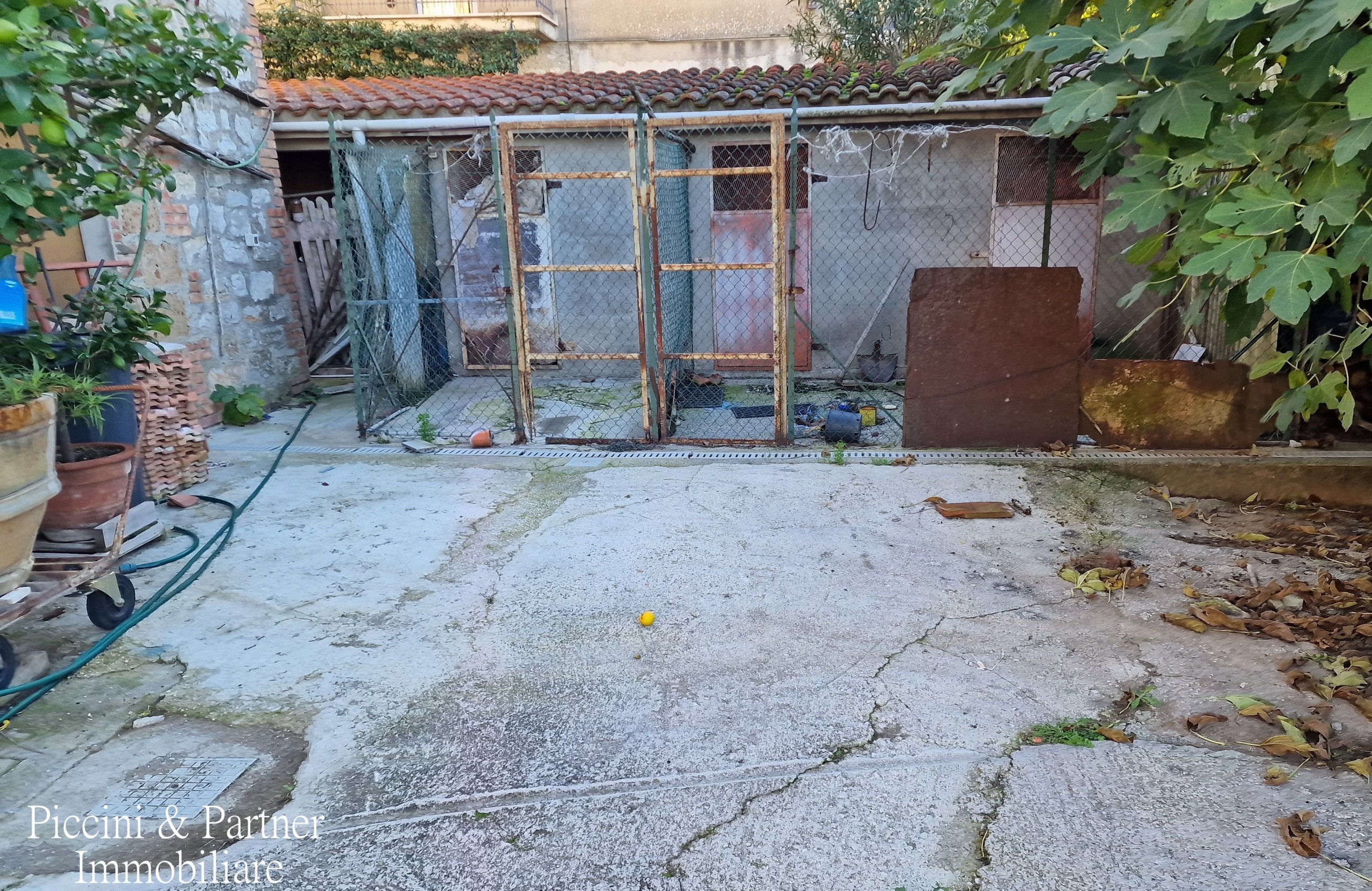 Immagine 48 di Casa indipendente in vendita  in Via Costa a Magione