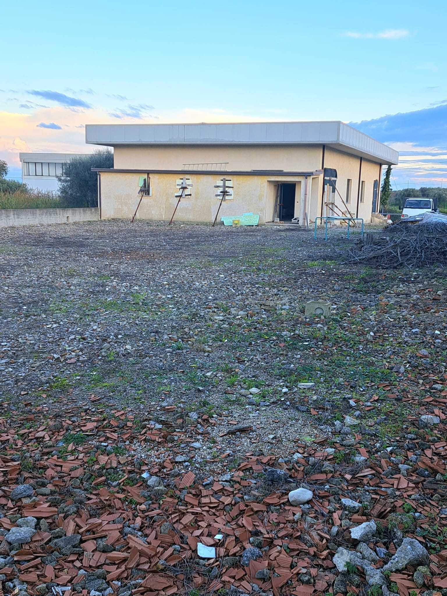 Immagine 17 di Capannone industriale in affitto  in via san rocco 64 a San Vito Chietino