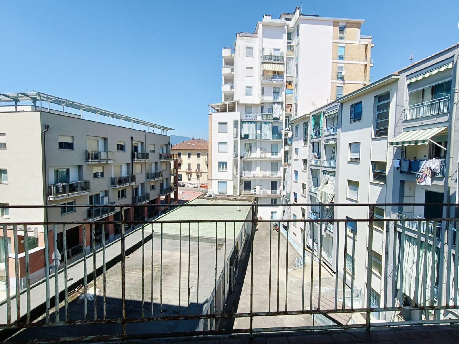 Immagine 25 di Quadrilocale in vendita  in Via Remmert F,lli 21 a Ciriè