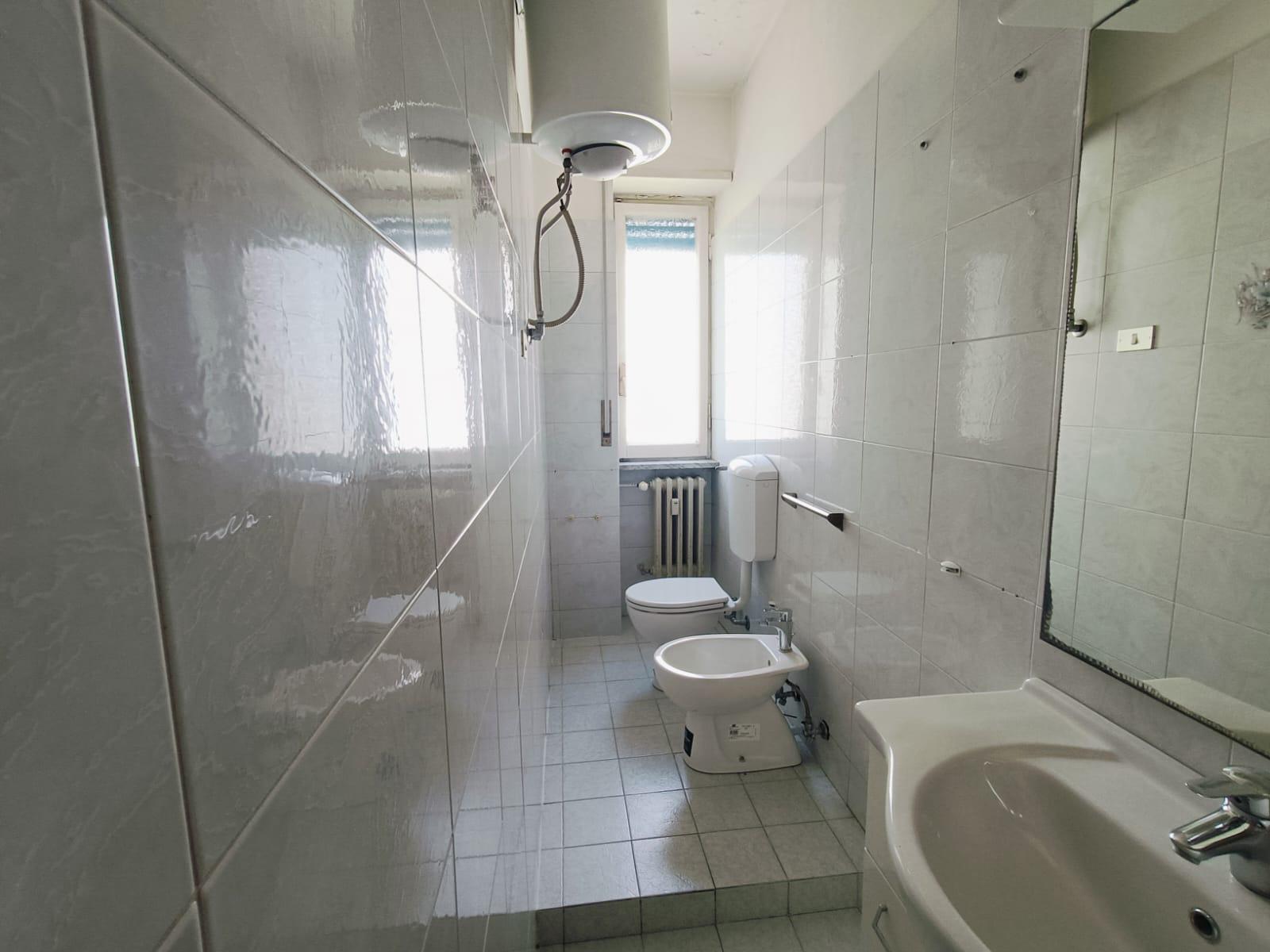 Immagine 20 di Quadrilocale in vendita  in Via Remmert F,lli 21 a Ciriè