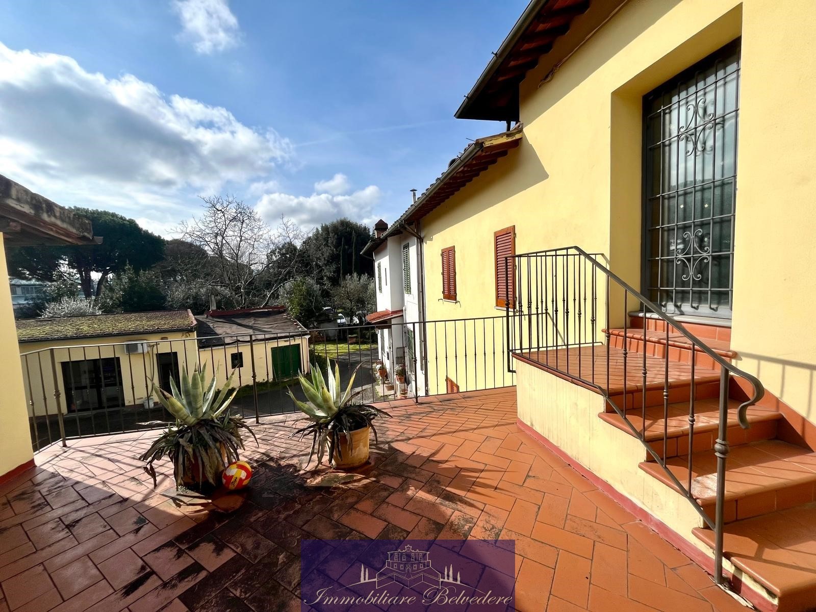 Immagine 13 di Appartamento in vendita  in Via Simone Martini a Firenze