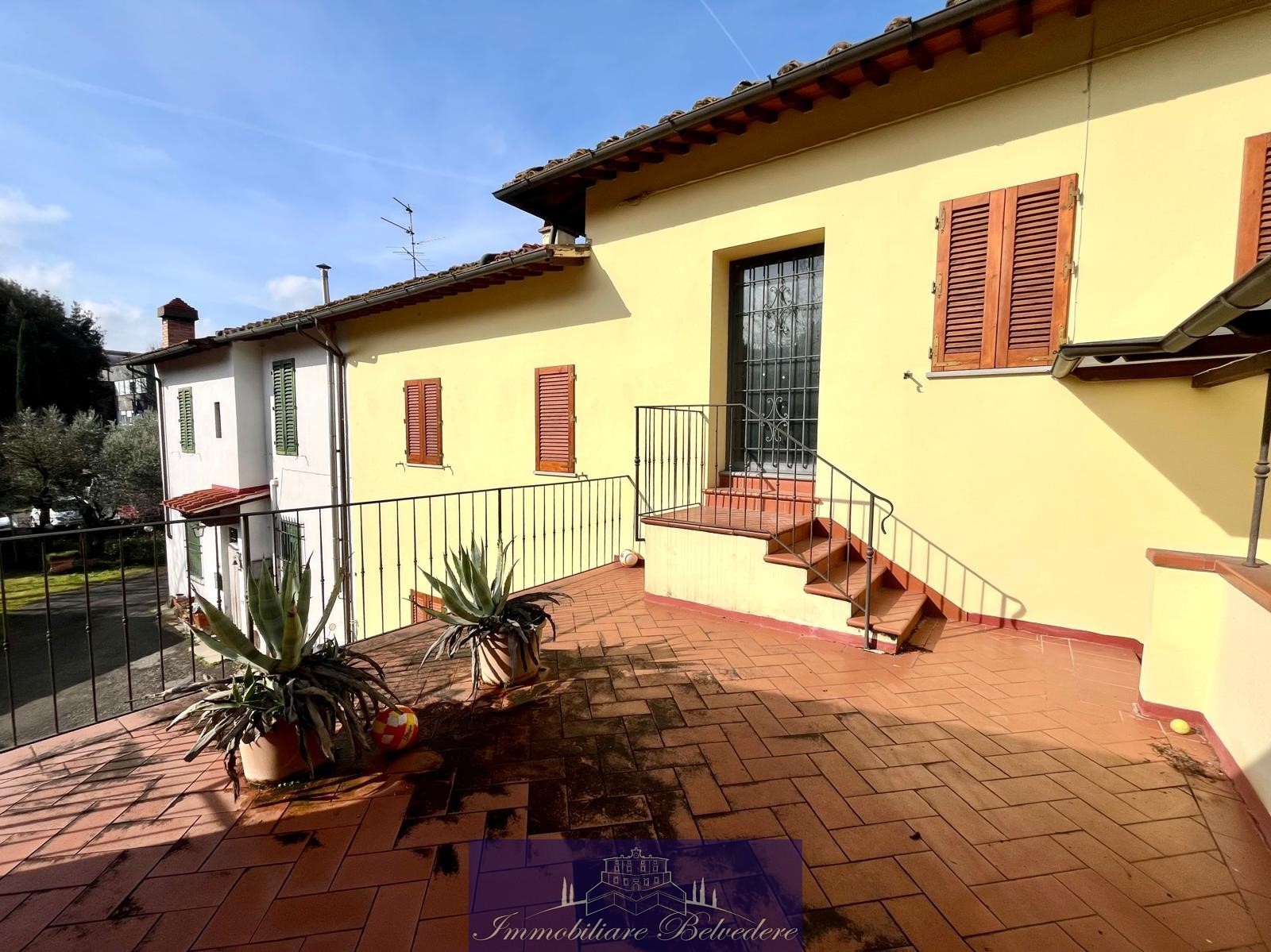 Immagine 11 di Appartamento in vendita  in Via Simone Martini a Firenze