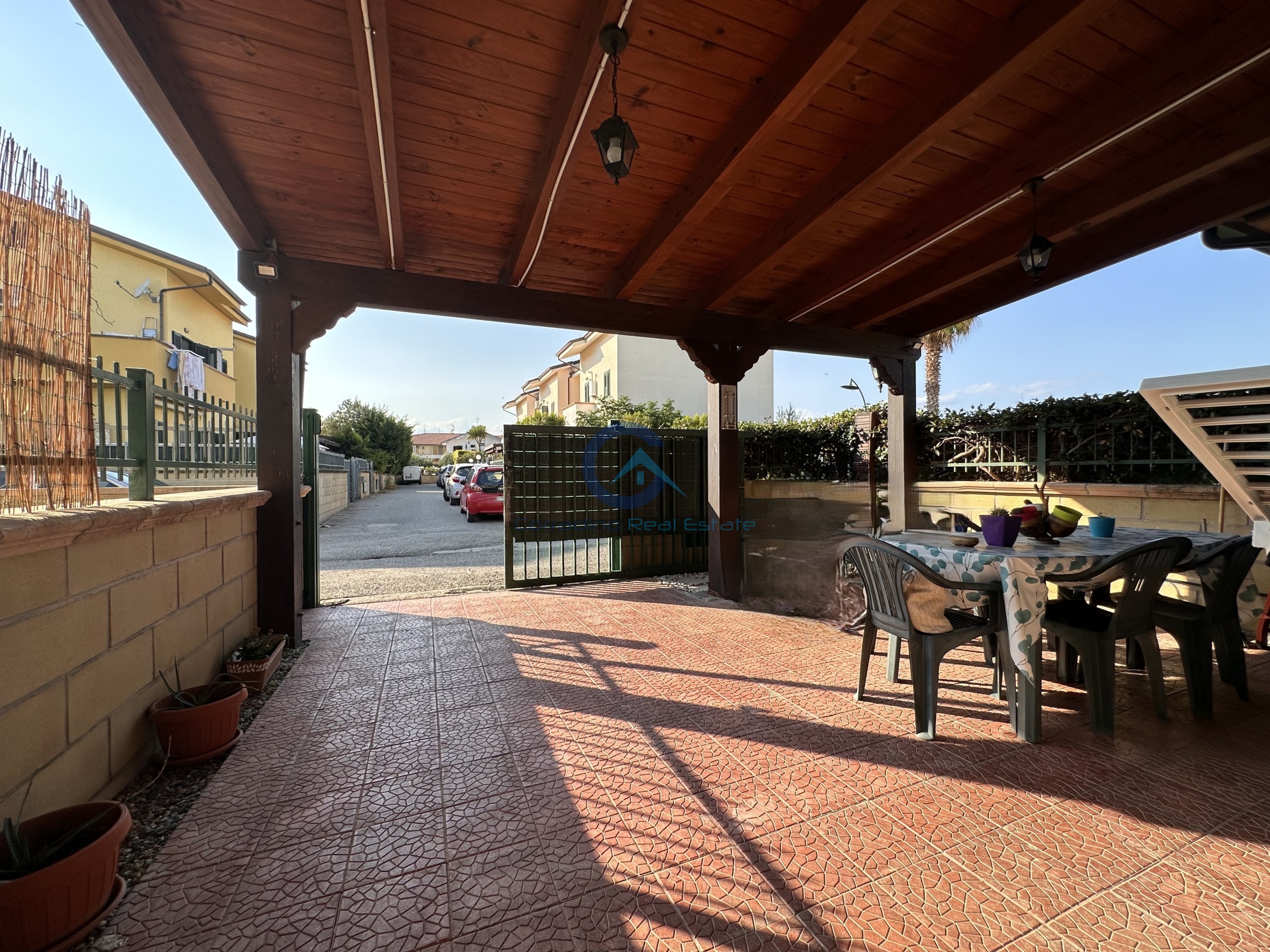 Immagine 17 di Casa trifamiliare in vendita  in Villaggio Maestrale 31a a Simeri Crichi