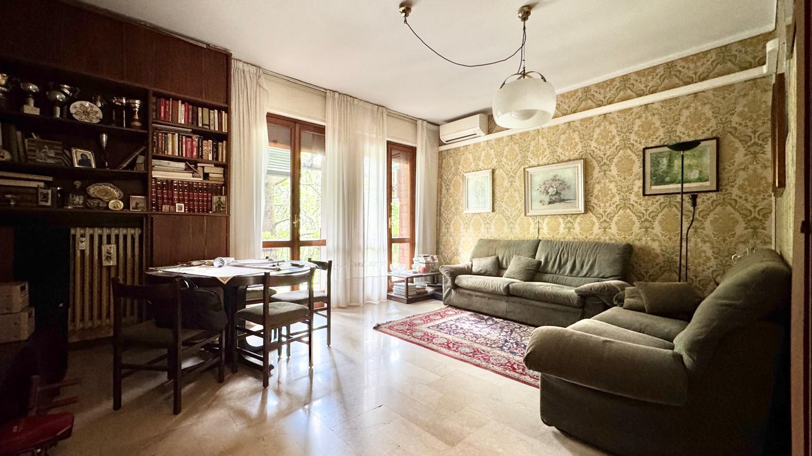 Immagine 1 di Quadrilocale in vendita  in VIA VALOTTI a Brescia