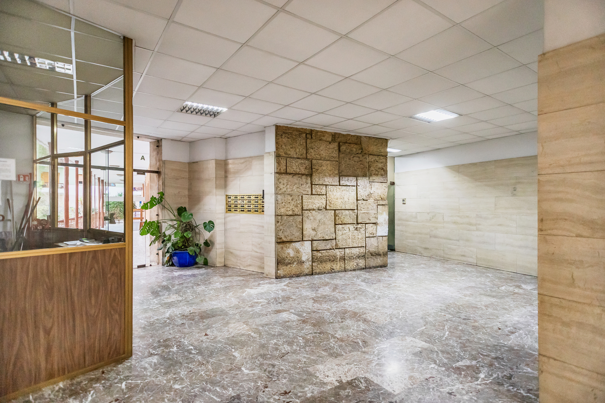 Immagine 2 di Trilocale in vendita  in Viale dei Consoli 27 a Roma