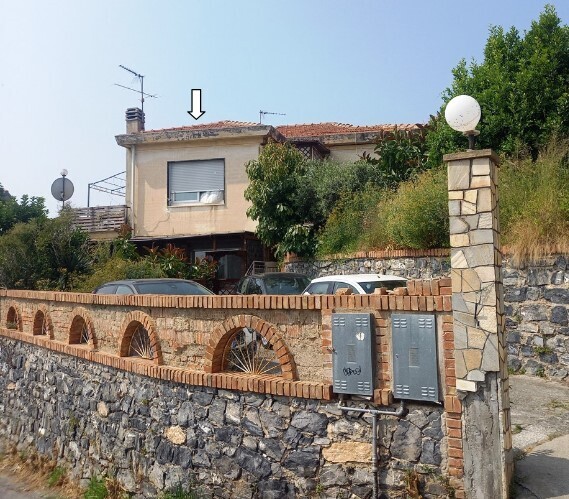 Immagine 1 di Pentalocale in vendita  in Villaggio Iris 25 a Albenga