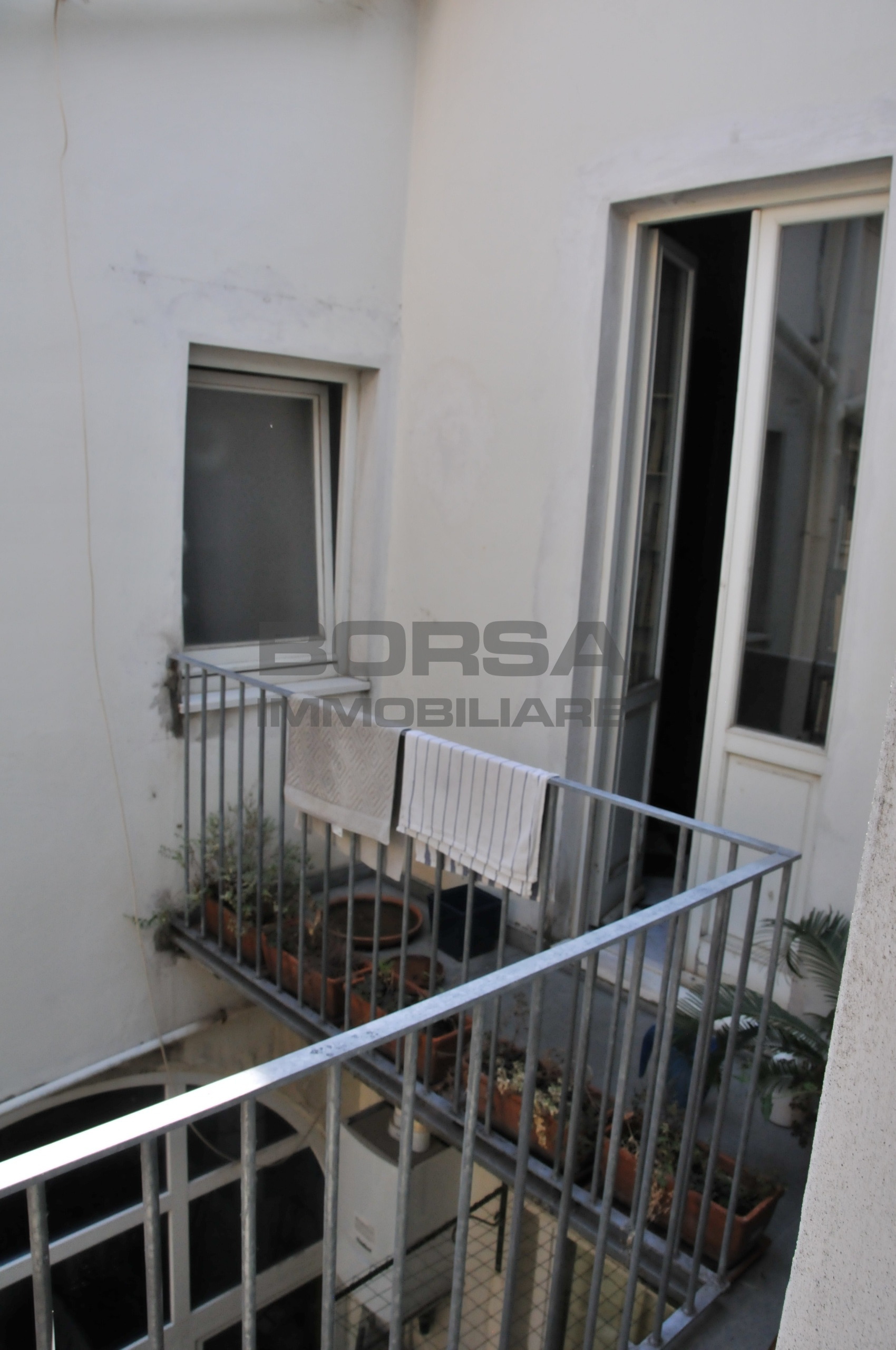 Immagine 5 di Pentalocale in vendita  in Via Ricasoli a Livorno