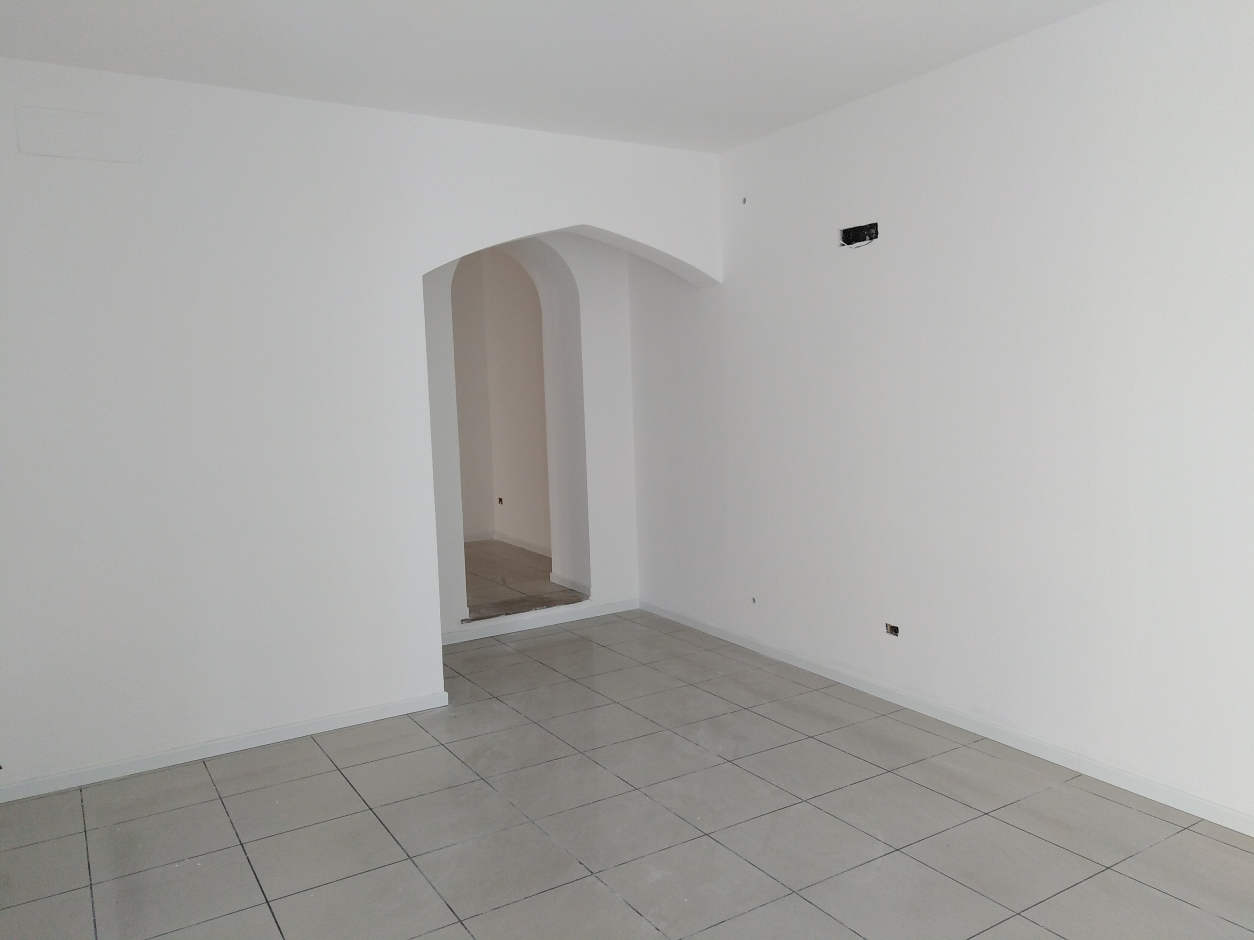 Immagine 4 di Locale commerciale in affitto  a Ragusa