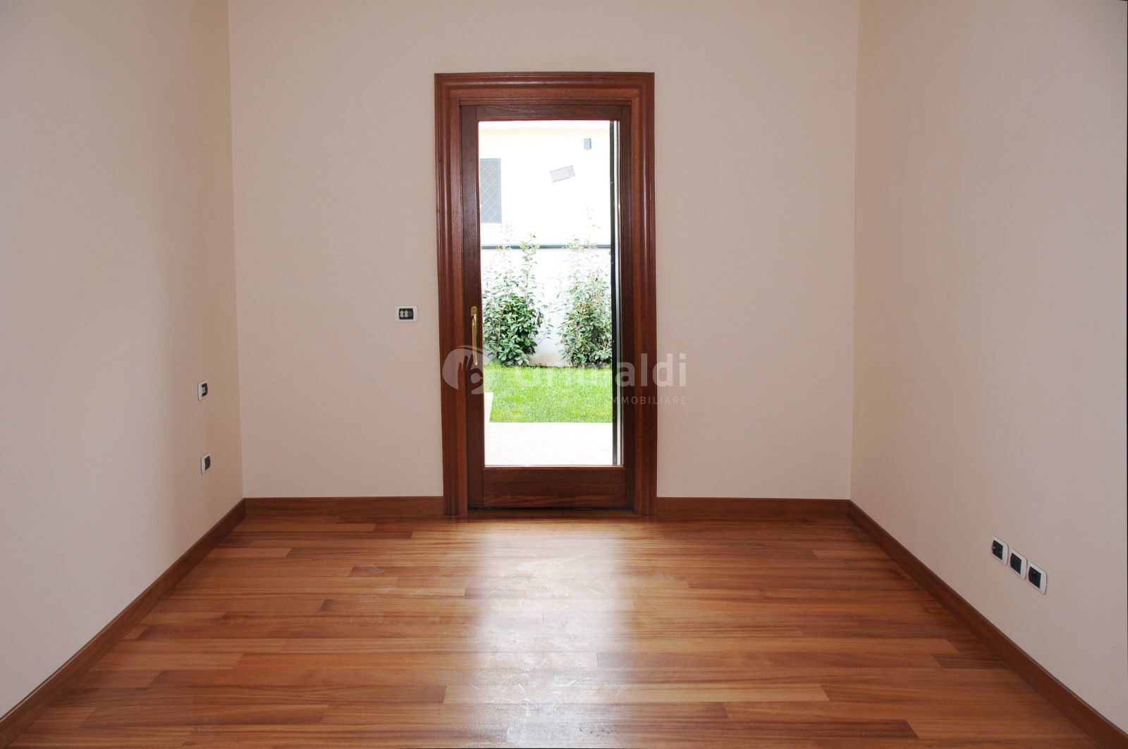 Immagine 9 di Casa bifamiliare in vendita  in Via Aurora 22 a Anzio