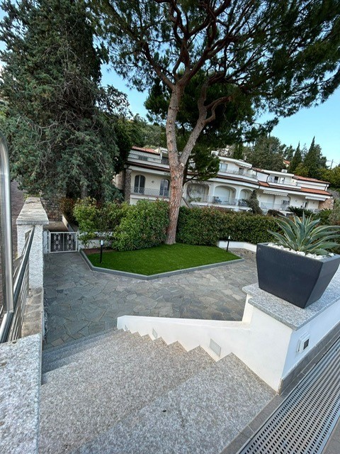 Immagine 67 di Villa in vendita  in Via Adelasia 139 a Alassio