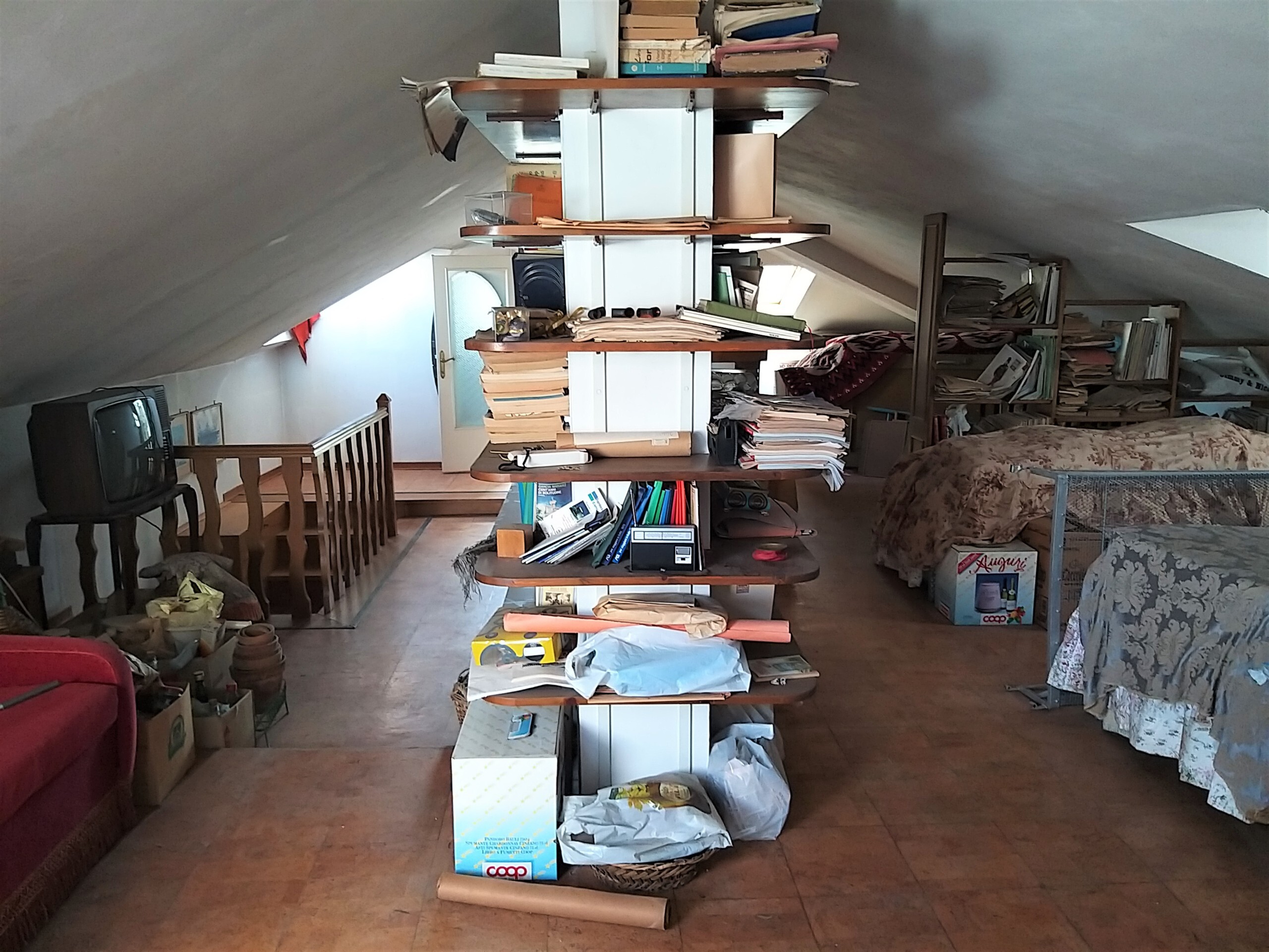 Immagine 20 di Quadrilocale in vendita  in Piazza Cesare Caporali 4 a Castiglione Del Lago