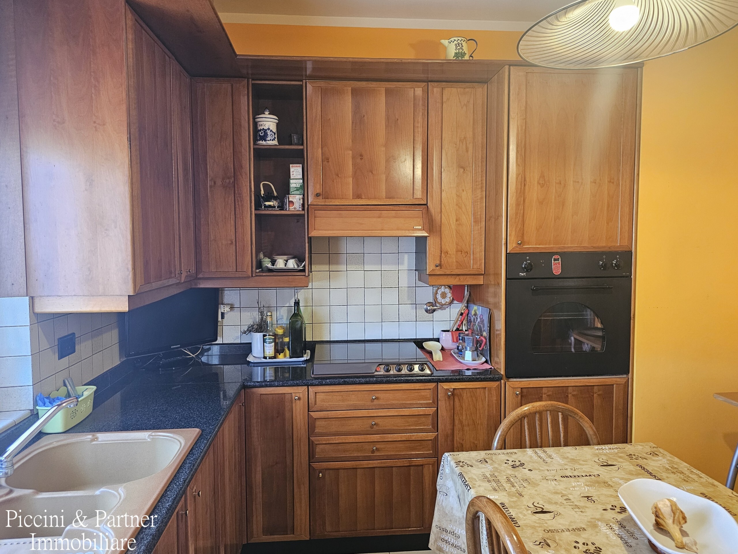 Immagine 8 di Pentalocale in vendita  in Via Ardigò a Perugia