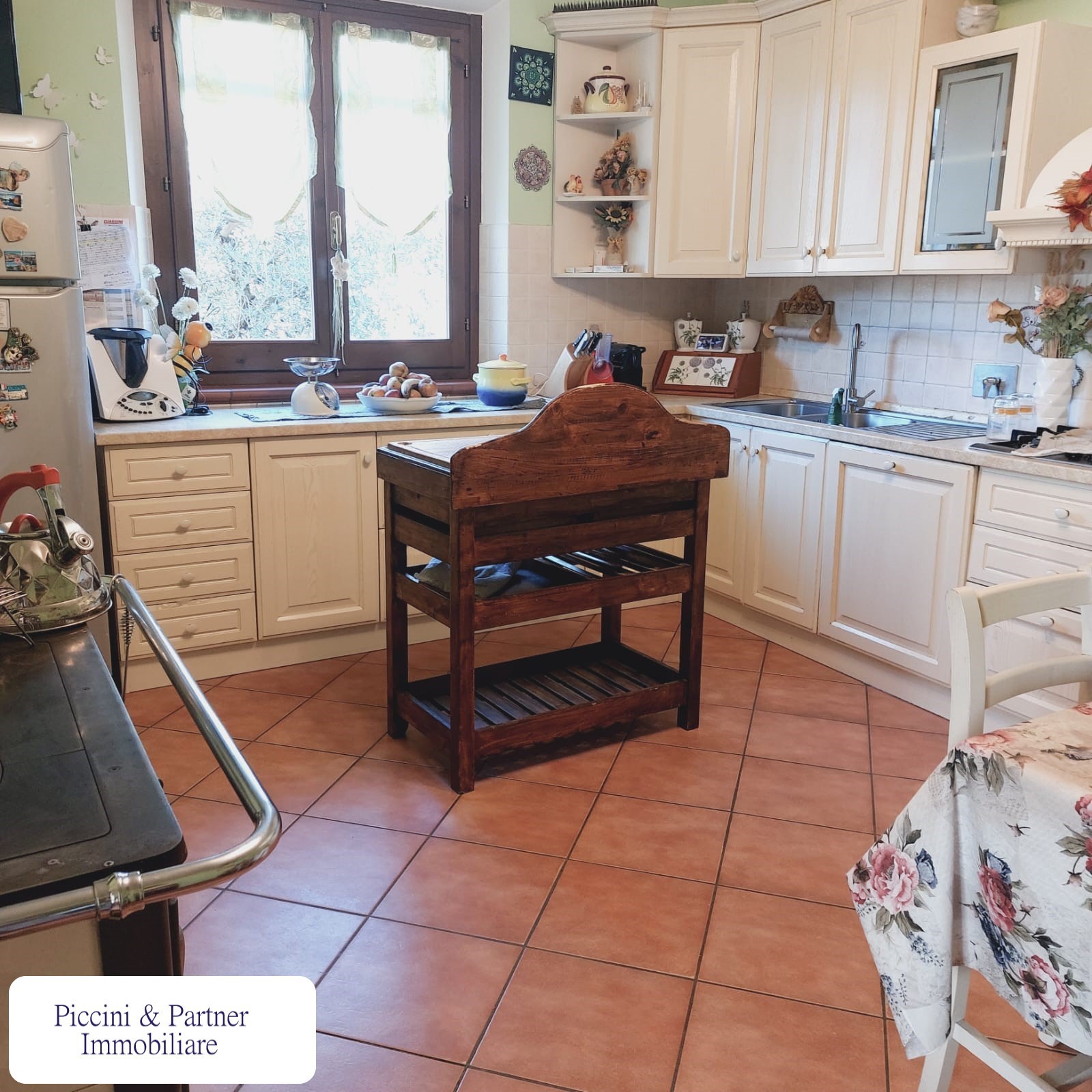 Immagine 14 di Casa bifamiliare in vendita  in Via Milano a Castiglione Del Lago