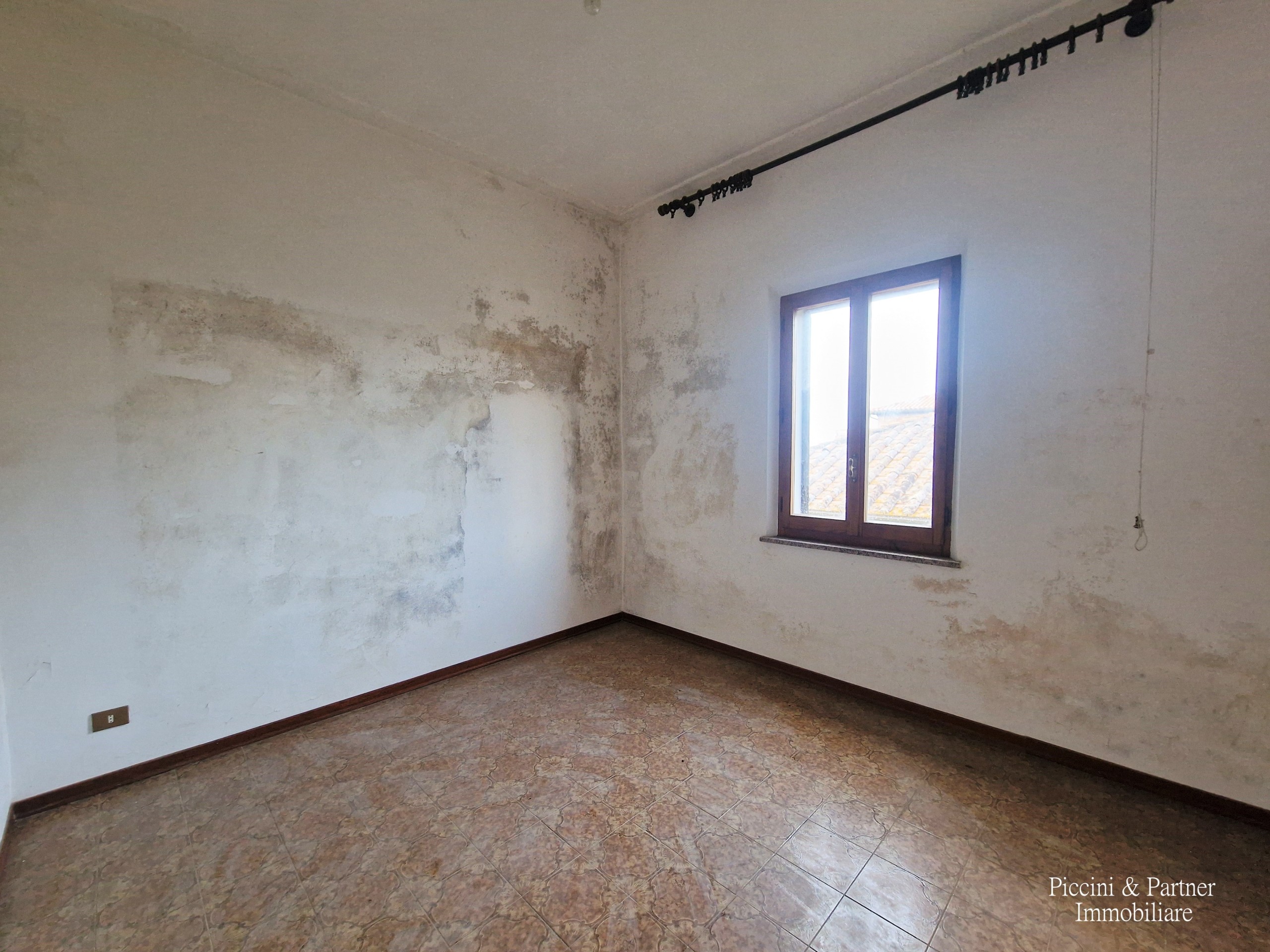 Immagine 10 di Pentalocale in vendita  in Via dei Partigiani 57 a Castiglione Del Lago