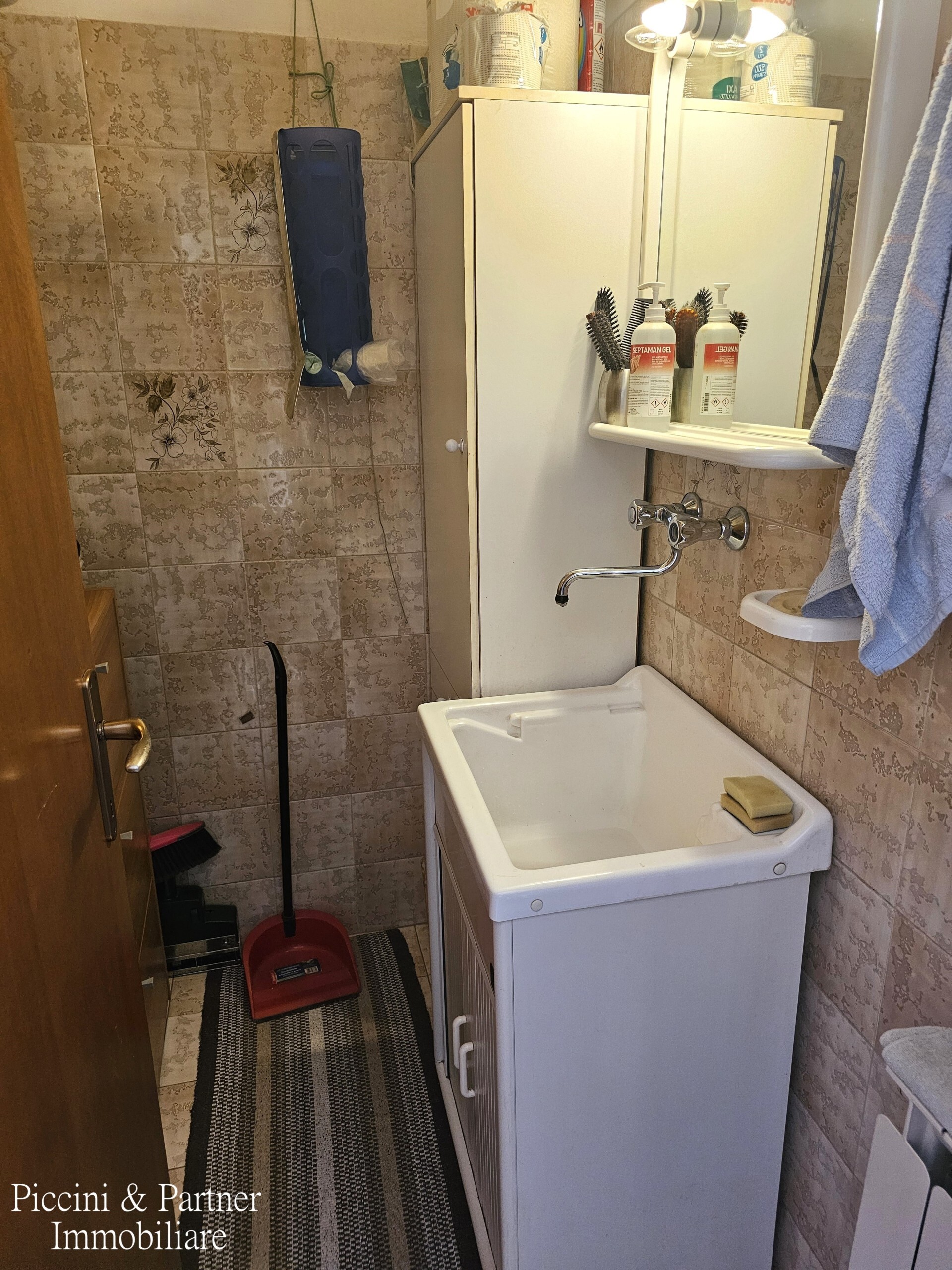 Immagine 32 di Pentalocale in vendita  in Via Ardigò a Perugia