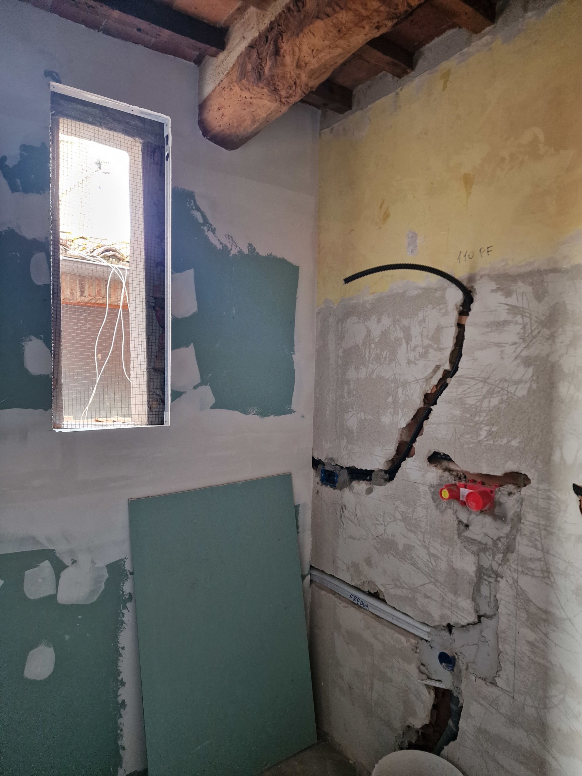 Immagine 24 di Trilocale in vendita  in Via Camillo Benso Conte di Cavour 73 a Torrita Di Siena