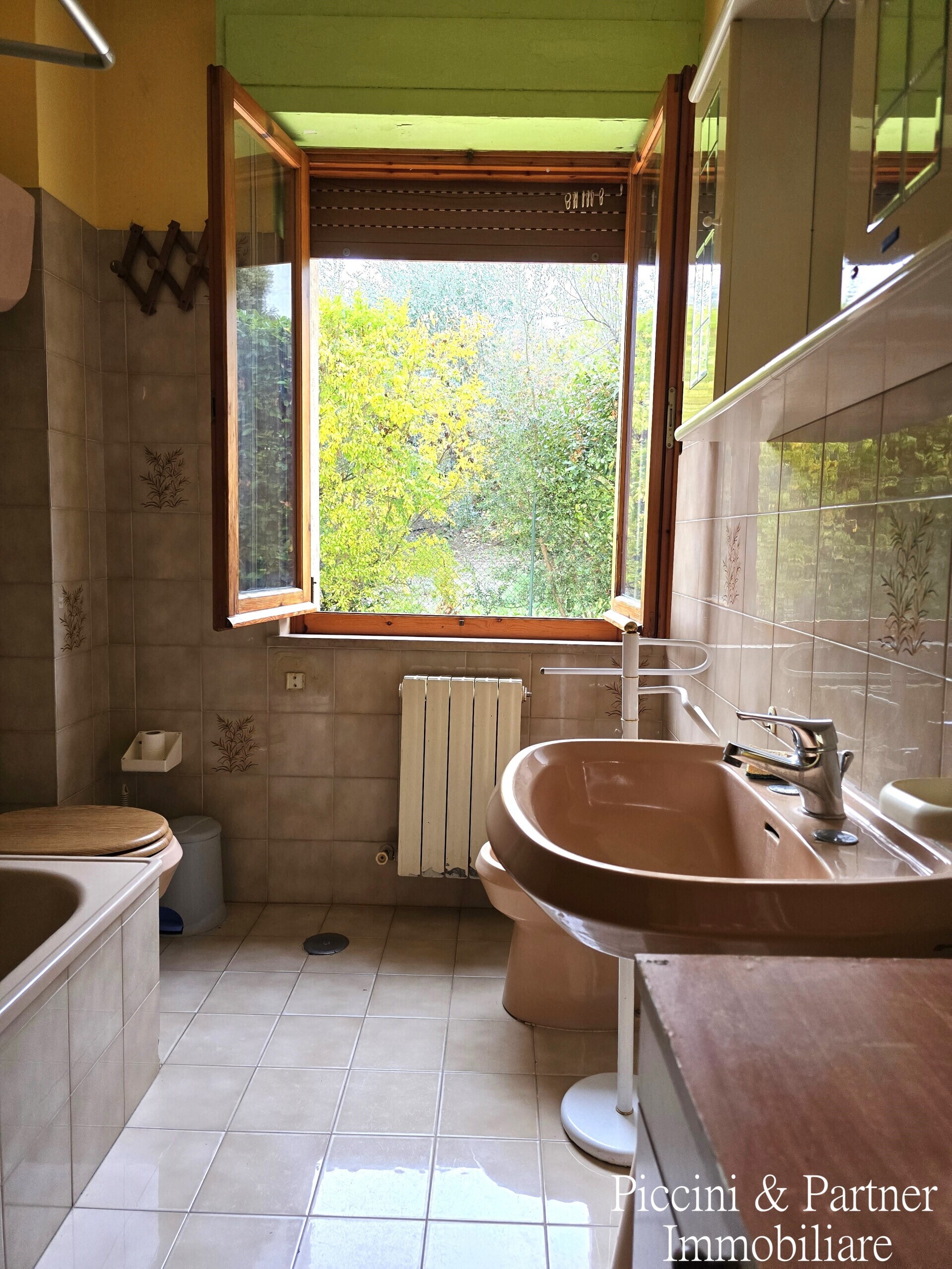 Immagine 32 di Quadrilocale in vendita  in Via Anton Maria Garbi 2 a Tuoro Sul Trasimeno