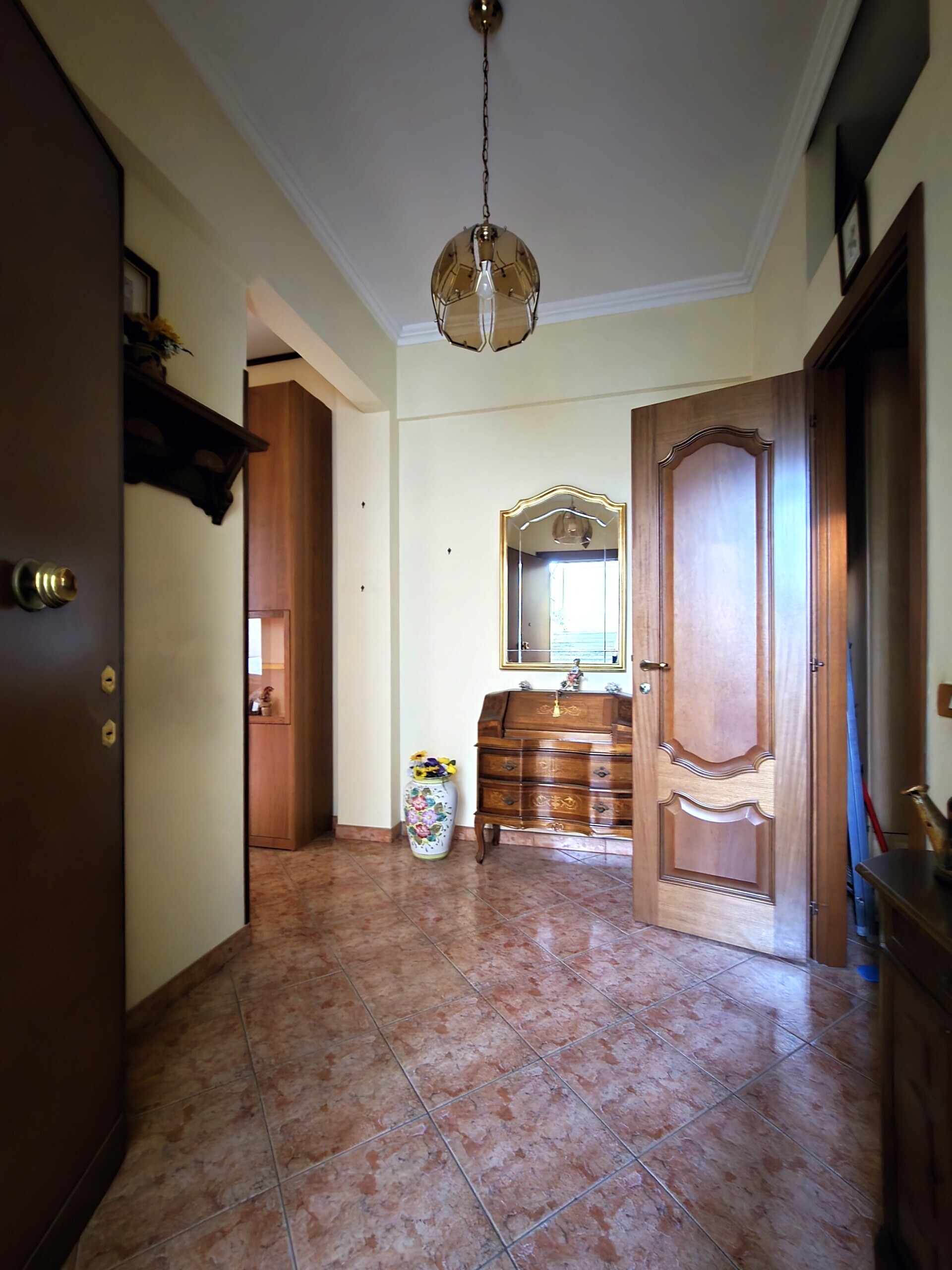 Immagine 3 di Bilocale in vendita  in Via Val Savio 8 a Roma