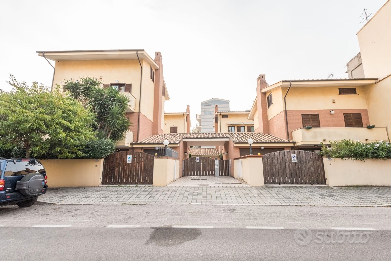 Immagine 2 di Villa in vendita  a Pescara