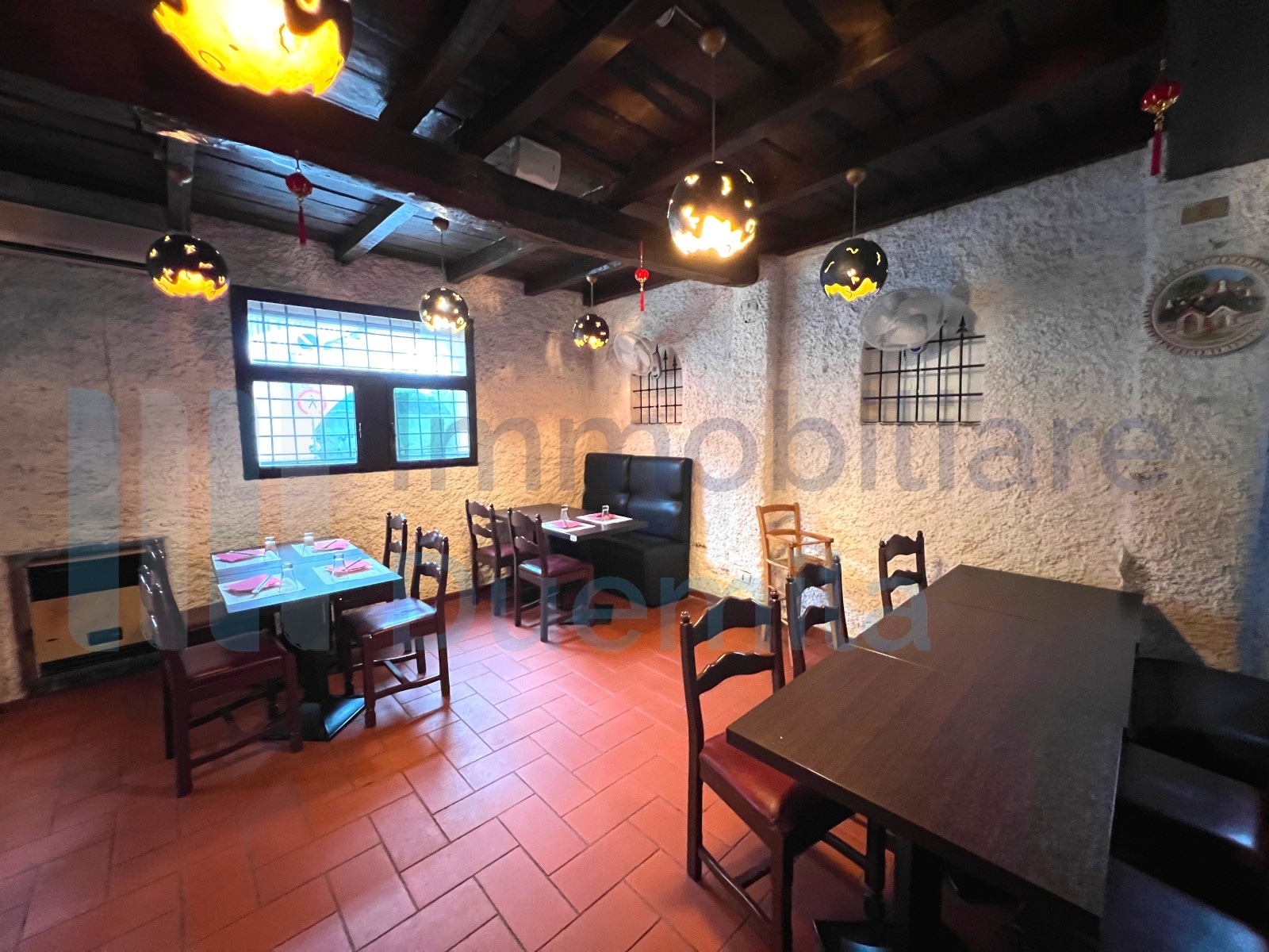 Immagine 6 di Locale commerciale in vendita  a Bologna