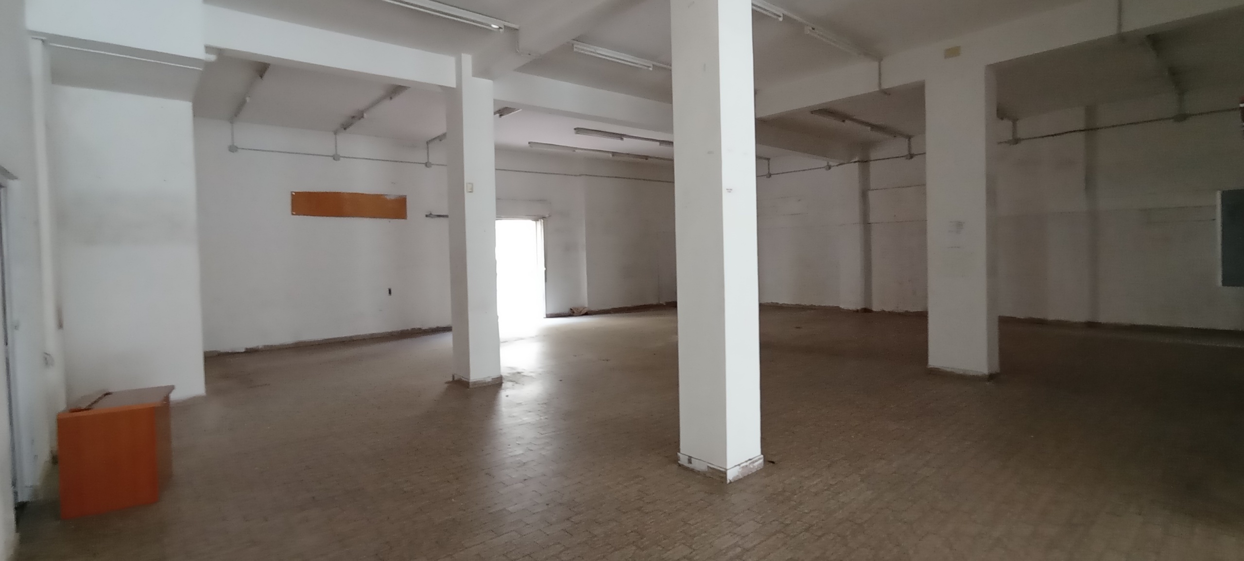 Immagine 4 di Locale commerciale in affitto  a Ragusa